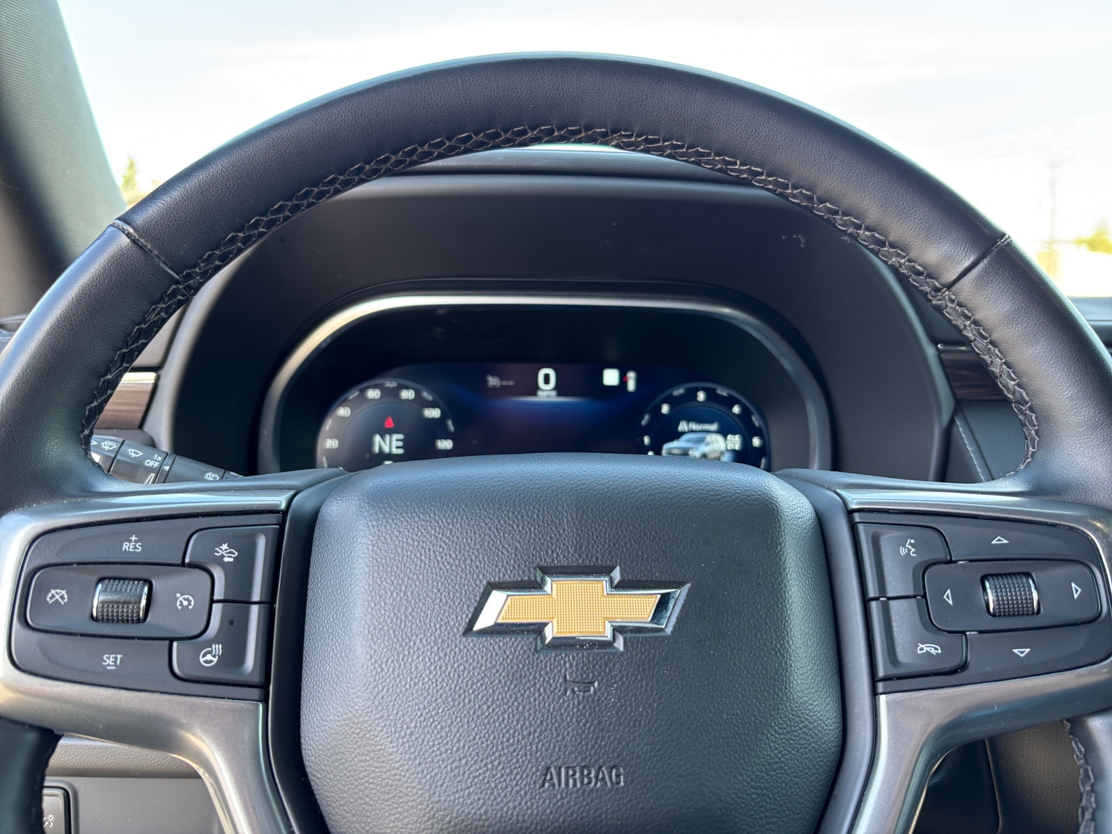 Thumbnail: 2023 Chevrolet Tahoe - 5