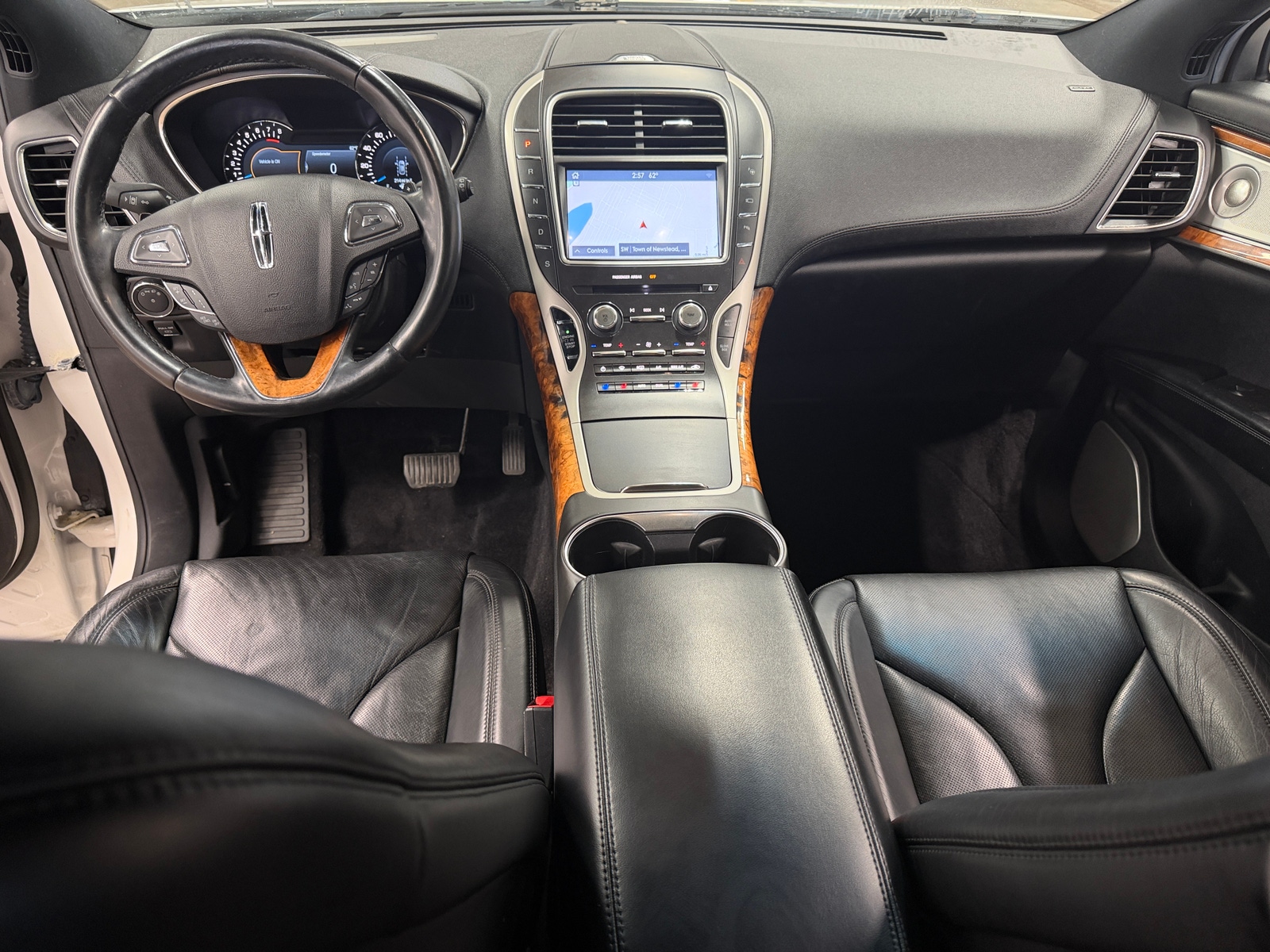 Thumbnail: 2016 Lincoln MKX - 2
