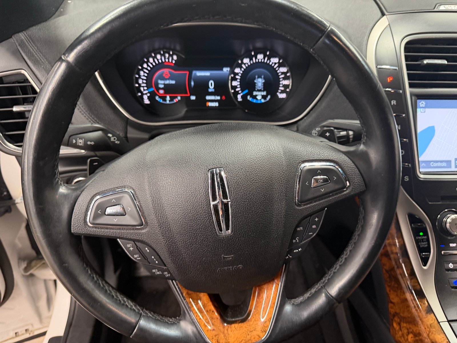 Thumbnail: 2016 Lincoln MKX - 4