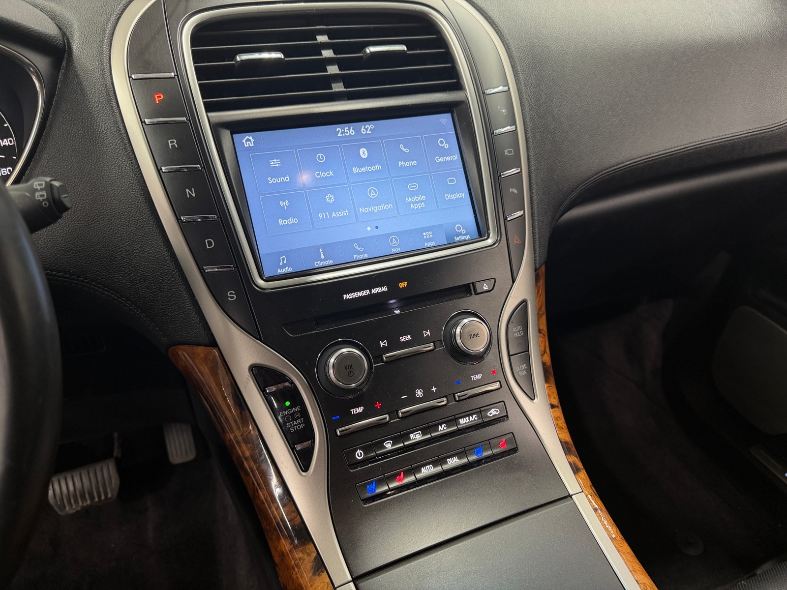 Thumbnail: 2016 Lincoln MKX - 3
