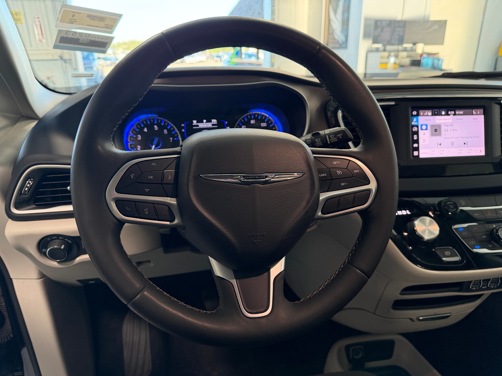 Thumbnail: 2024 Chrysler Voyager - 5