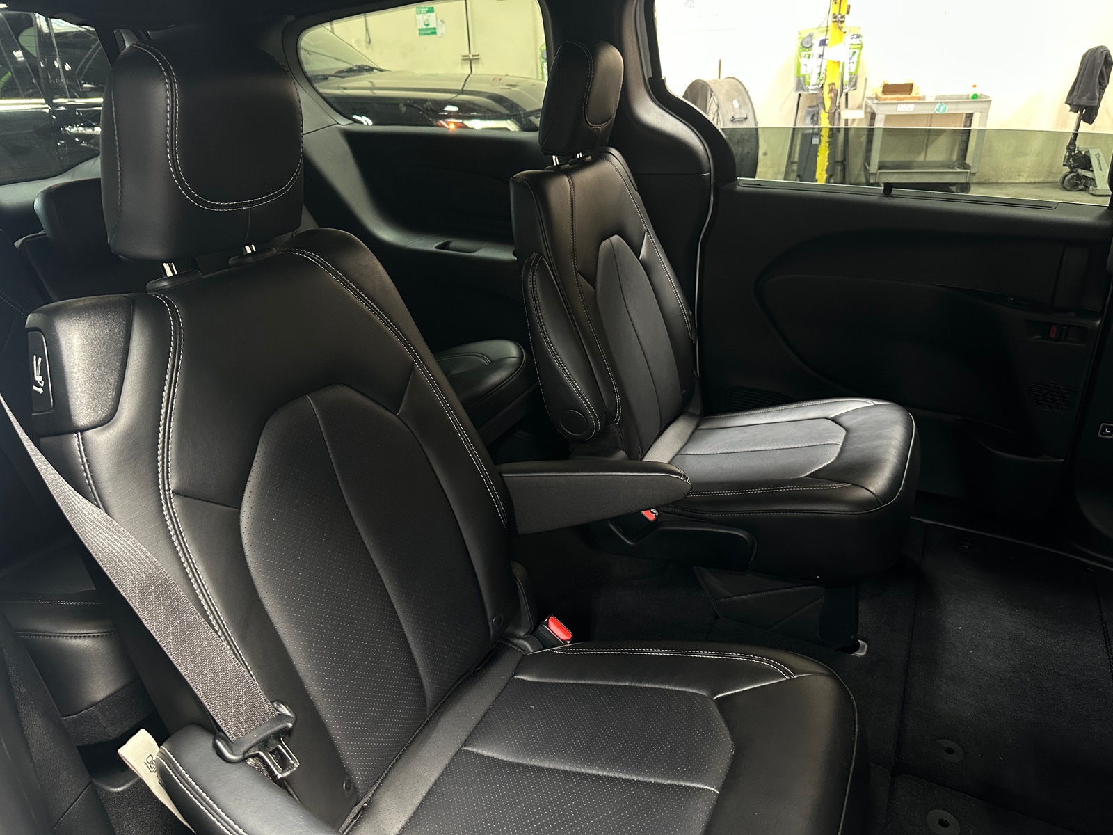 Thumbnail: 2026 Chrysler Pacifica - 5