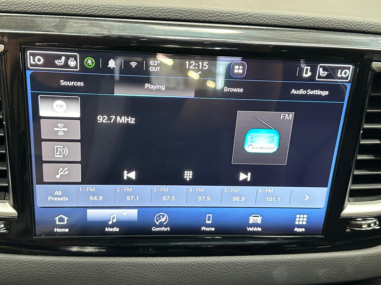 Thumbnail: 2026 Chrysler Pacifica - 3