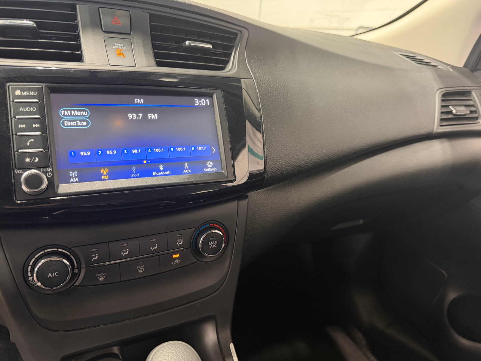 Thumbnail: 2019 Nissan Sentra - 4