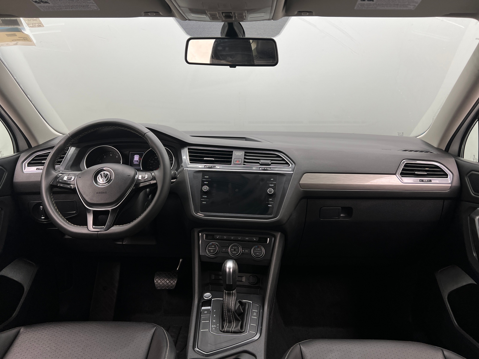Thumbnail: 2021 Volkswagen Tiguan - 3