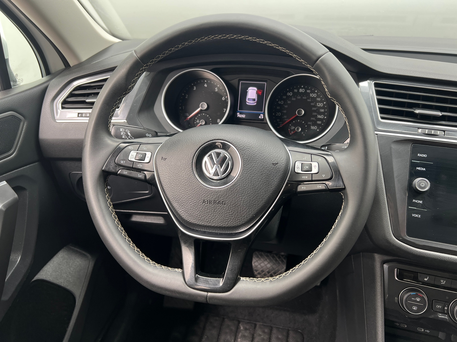 Thumbnail: 2021 Volkswagen Tiguan - 5