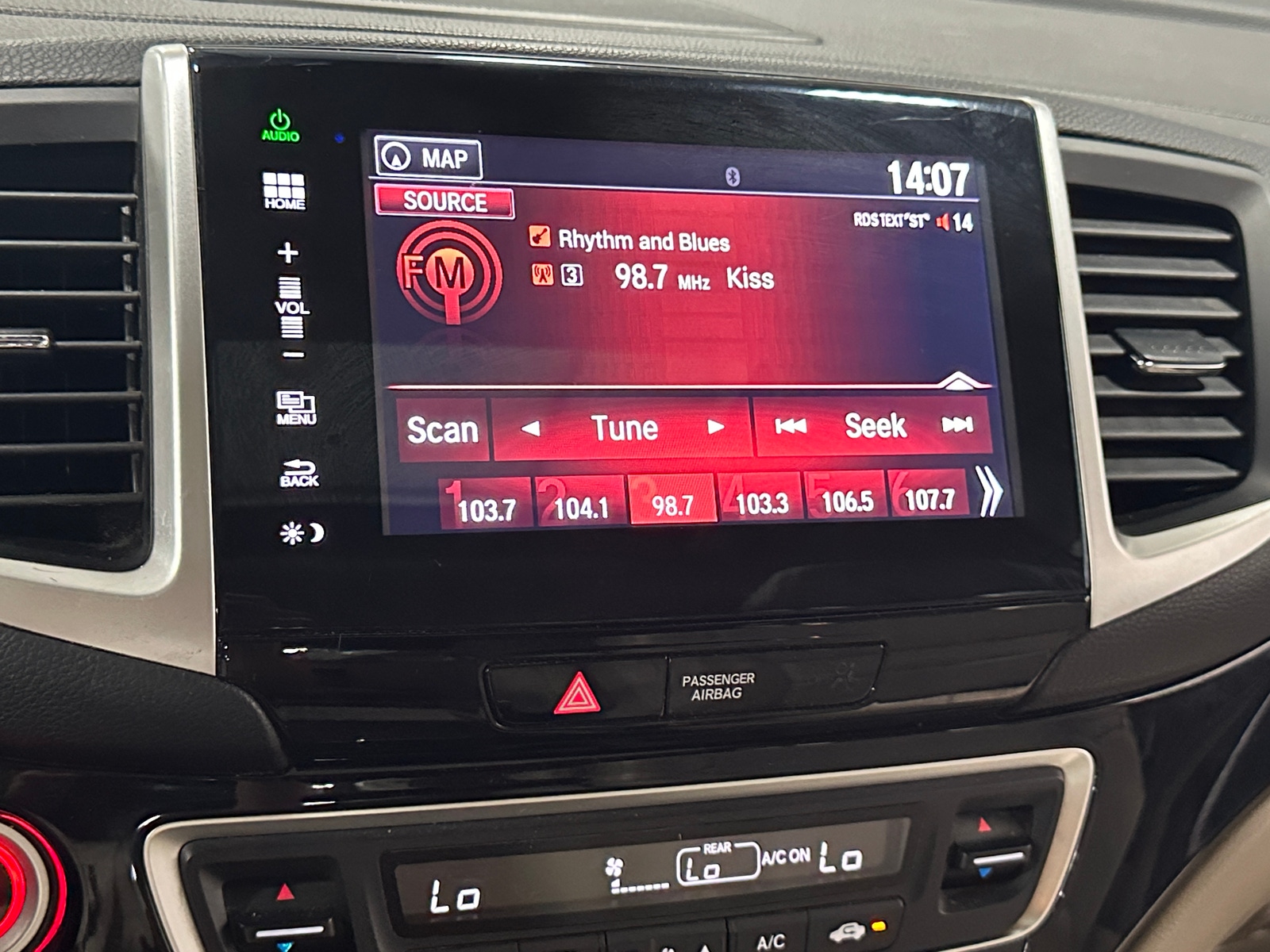 Thumbnail: 2016 Honda Pilot - 3