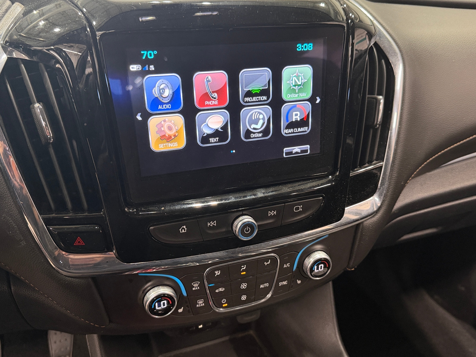 Thumbnail: 2018 Chevrolet Traverse - 4