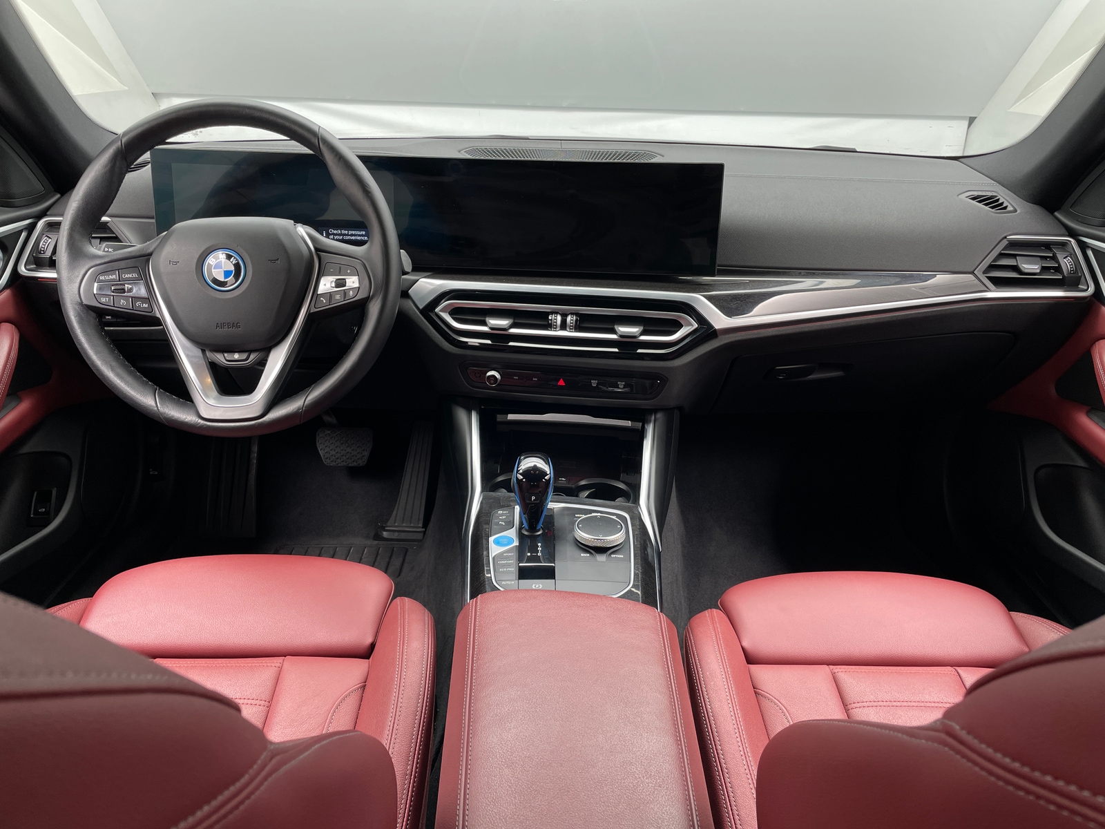 Thumbnail: 2022 BMW i4 - 2
