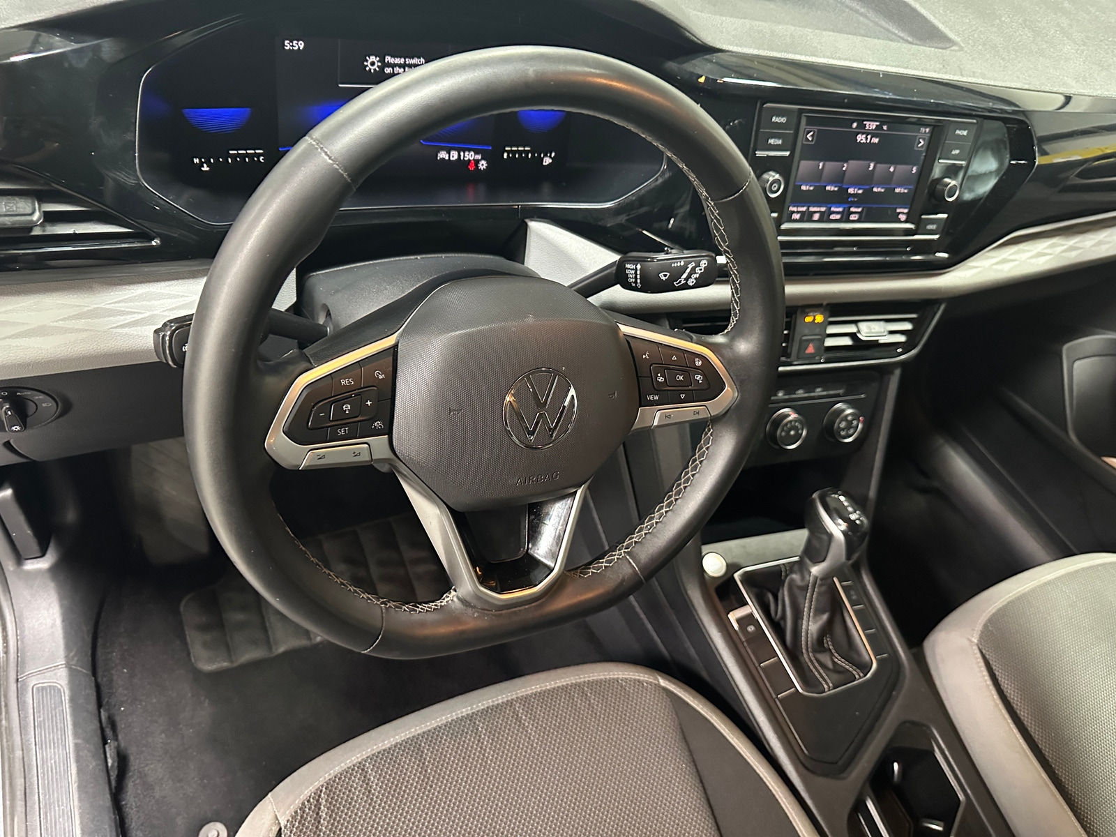 Thumbnail: 2022 Volkswagen Taos - 5