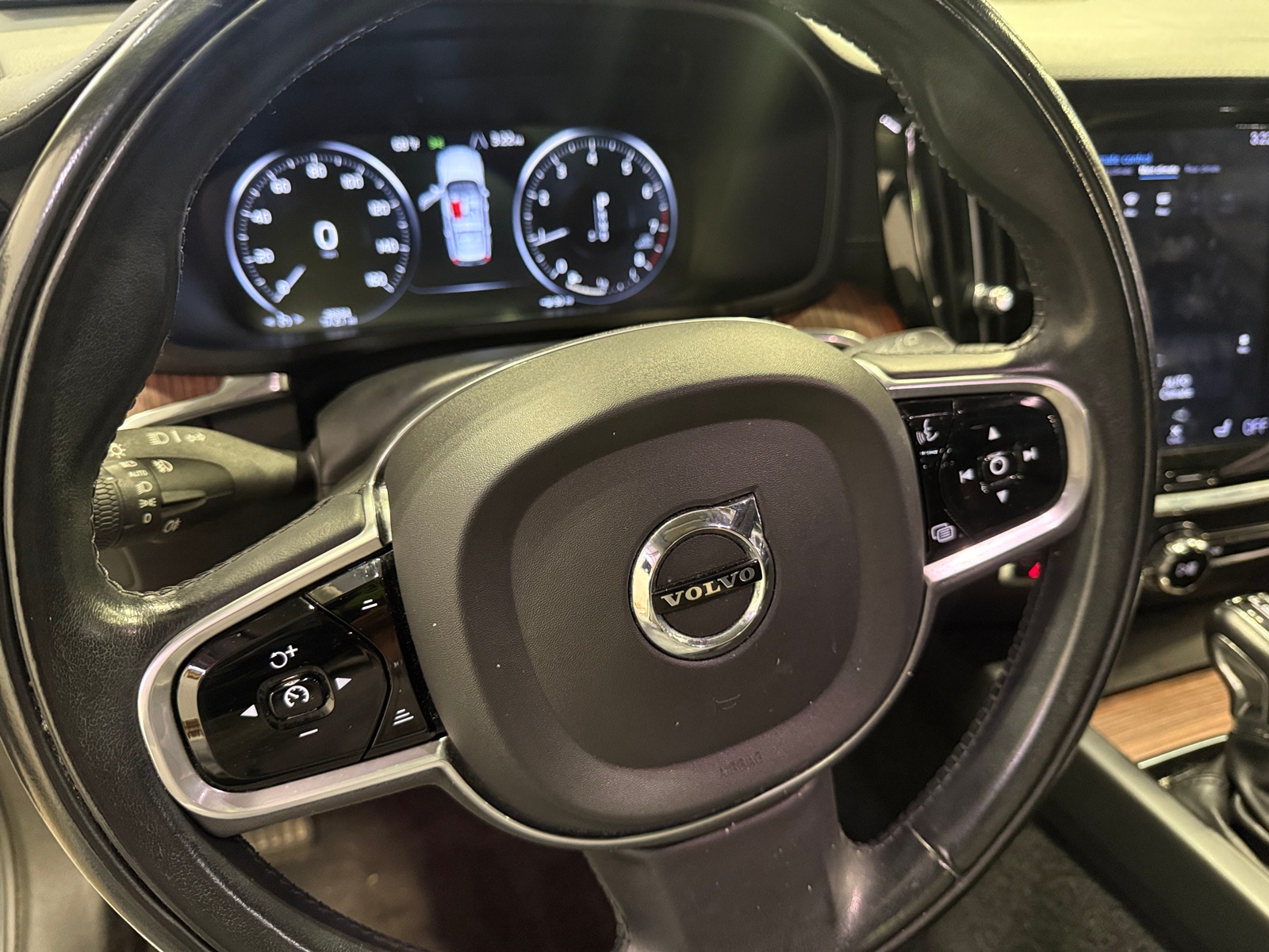 Thumbnail: 2020 Volvo V60 - 4