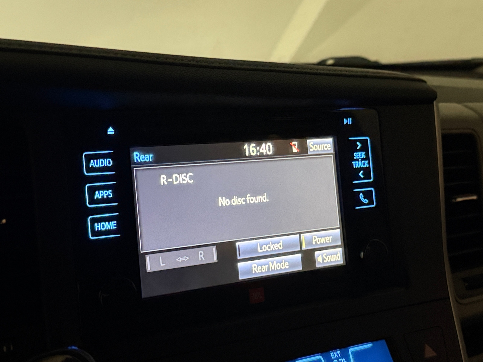 Thumbnail: 2017 Toyota Sienna - 3