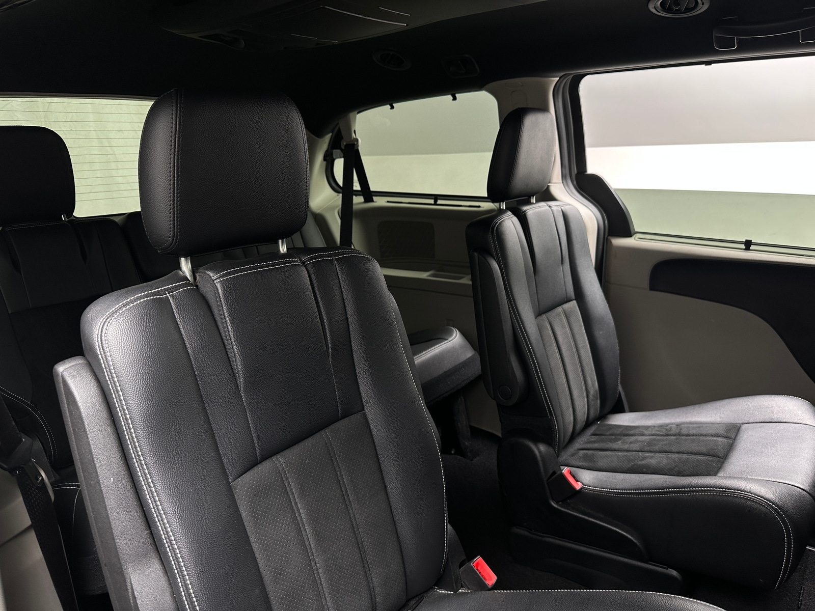 Thumbnail: 2016 Dodge Grand Caravan - 5