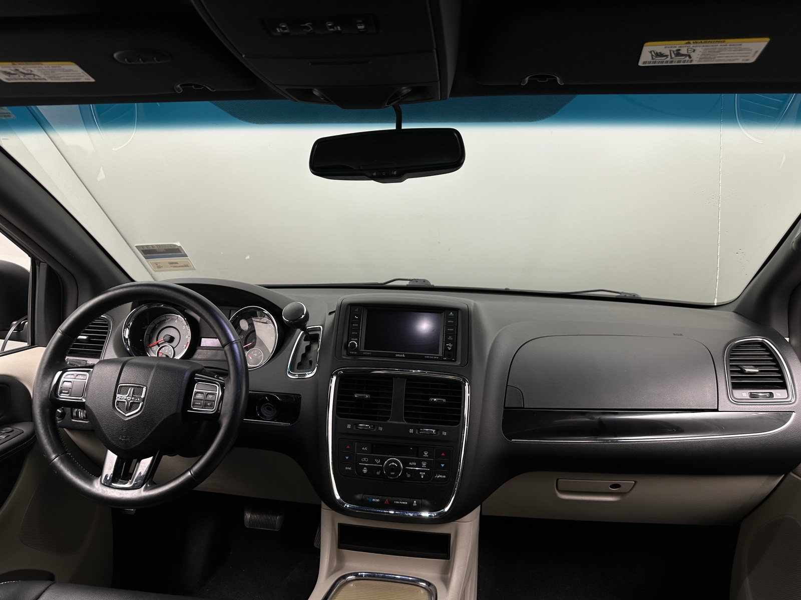 Thumbnail: 2016 Dodge Grand Caravan - 2