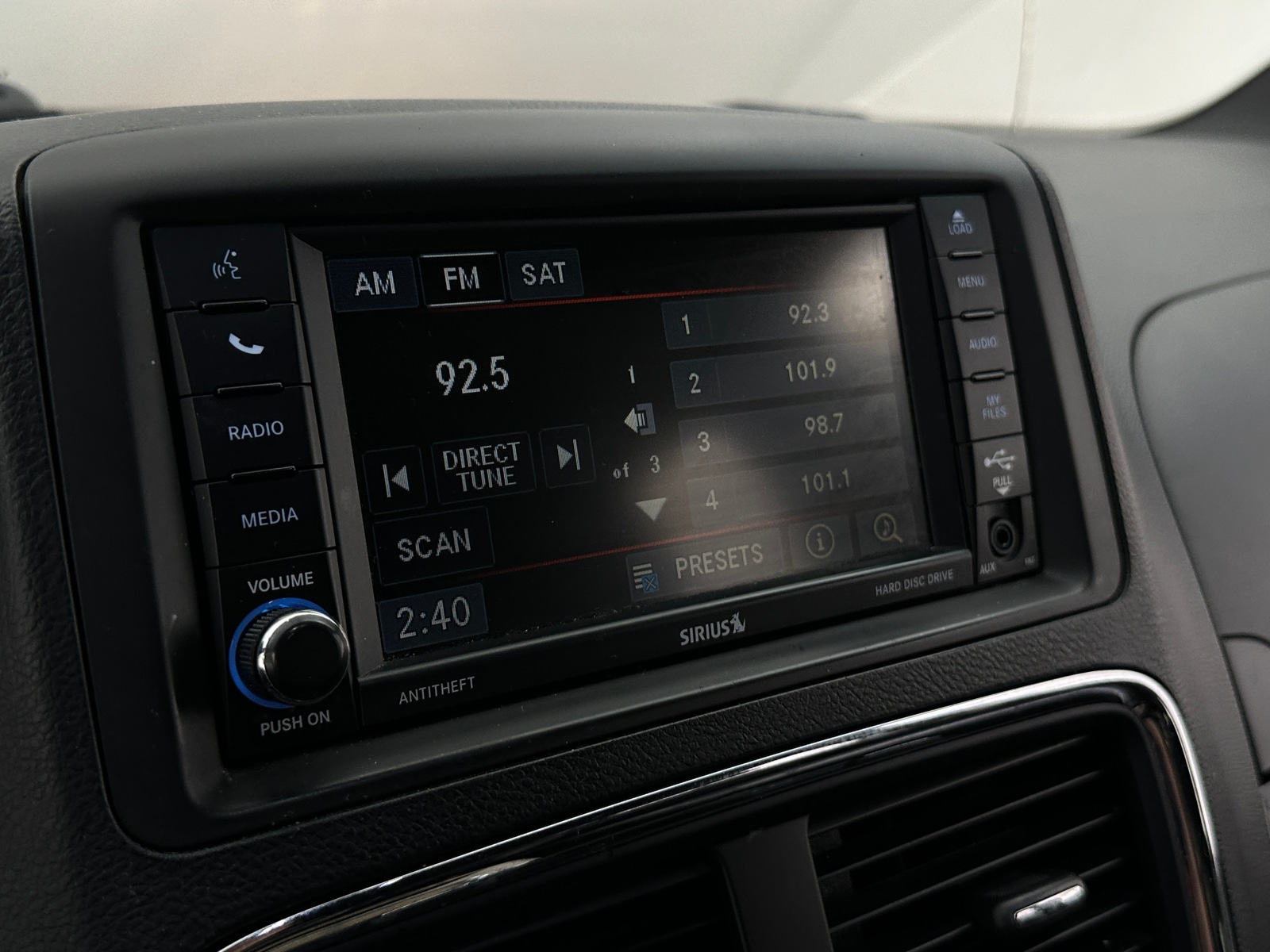 Thumbnail: 2016 Dodge Grand Caravan - 3