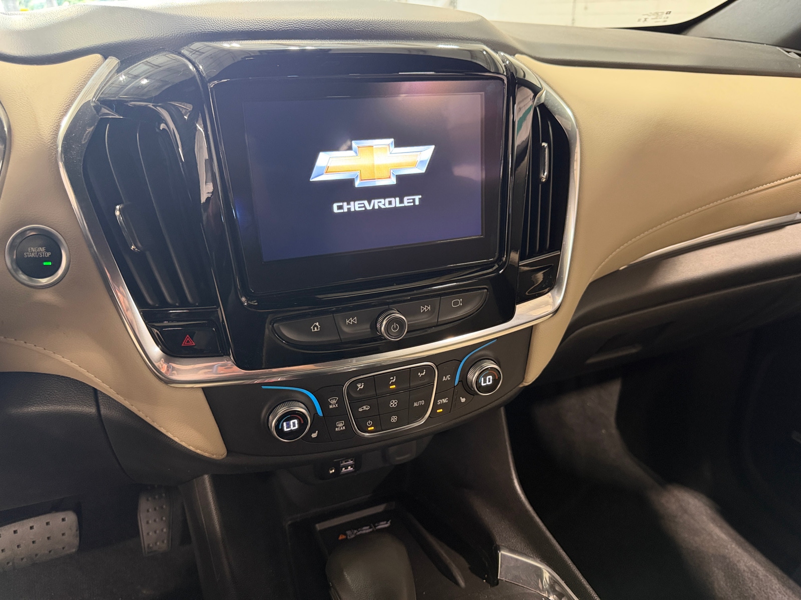 Thumbnail: 2023 Chevrolet Traverse - 3