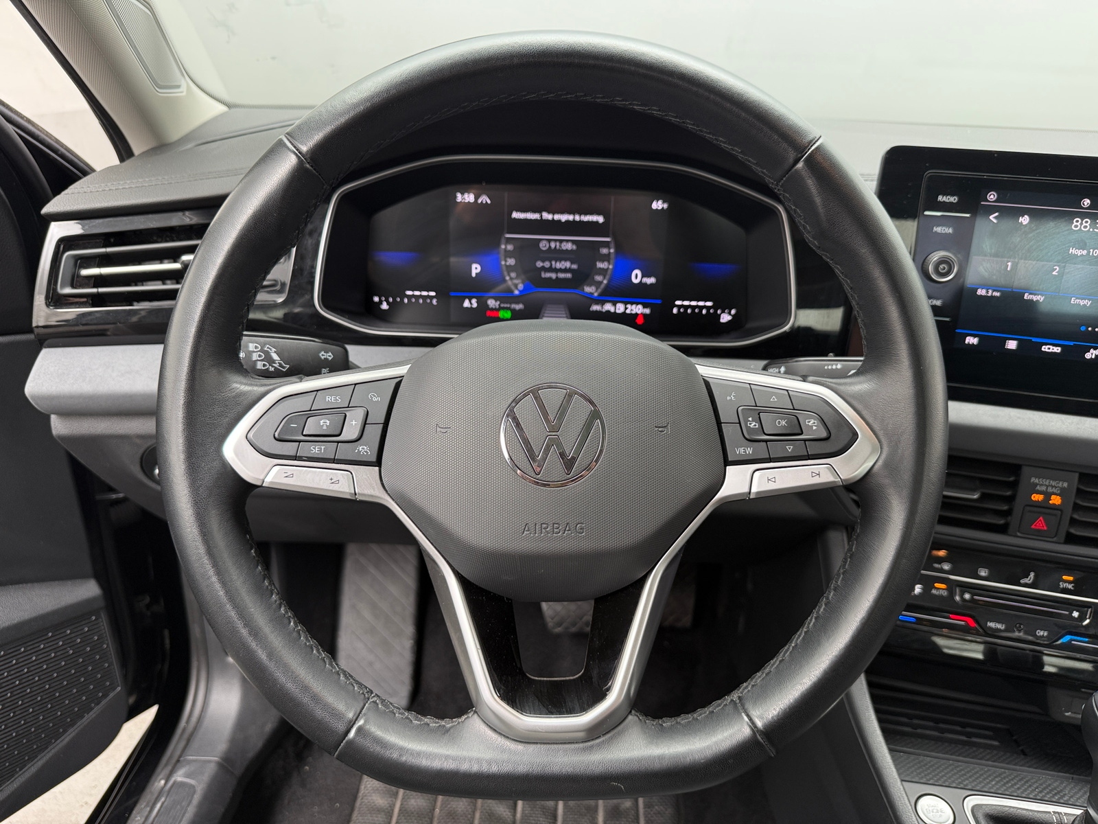 Thumbnail: 2025 Volkswagen Jetta - 5