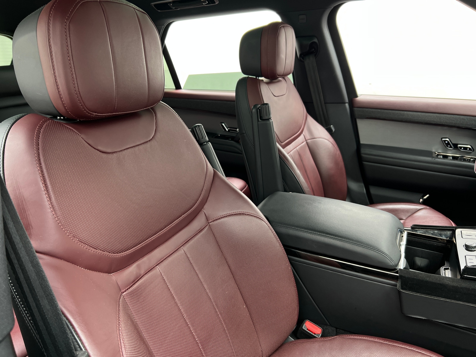 Thumbnail: 2023 Land Rover Range Rover Sport - 2