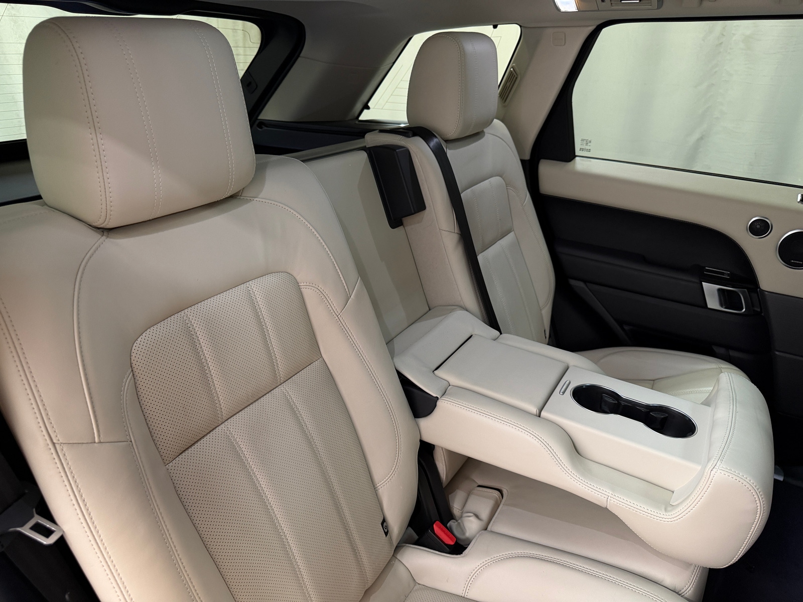 Thumbnail: 2020 Land Rover Range Rover Sport - 6