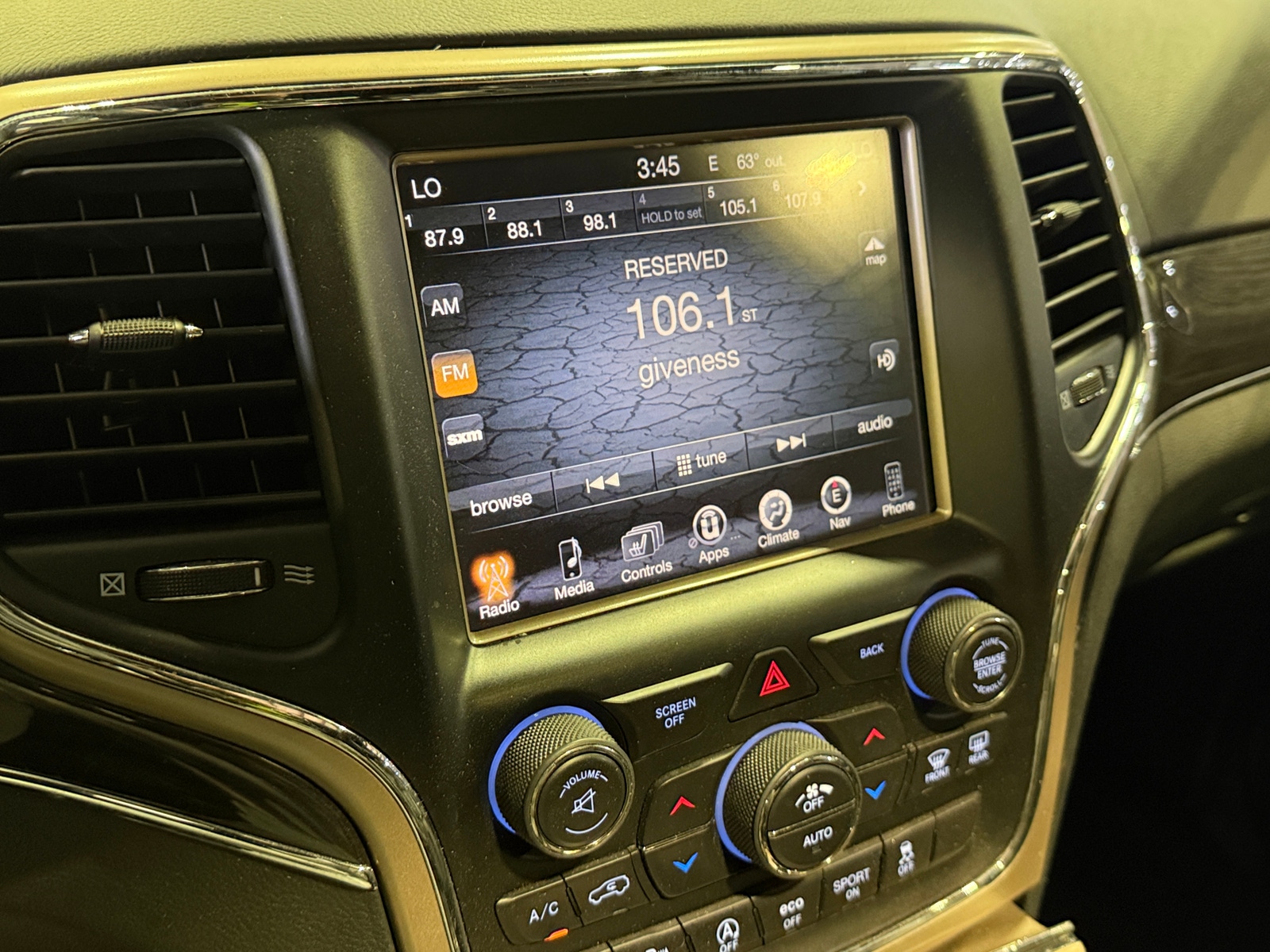 Thumbnail: 2017 Jeep Grand Cherokee - 3