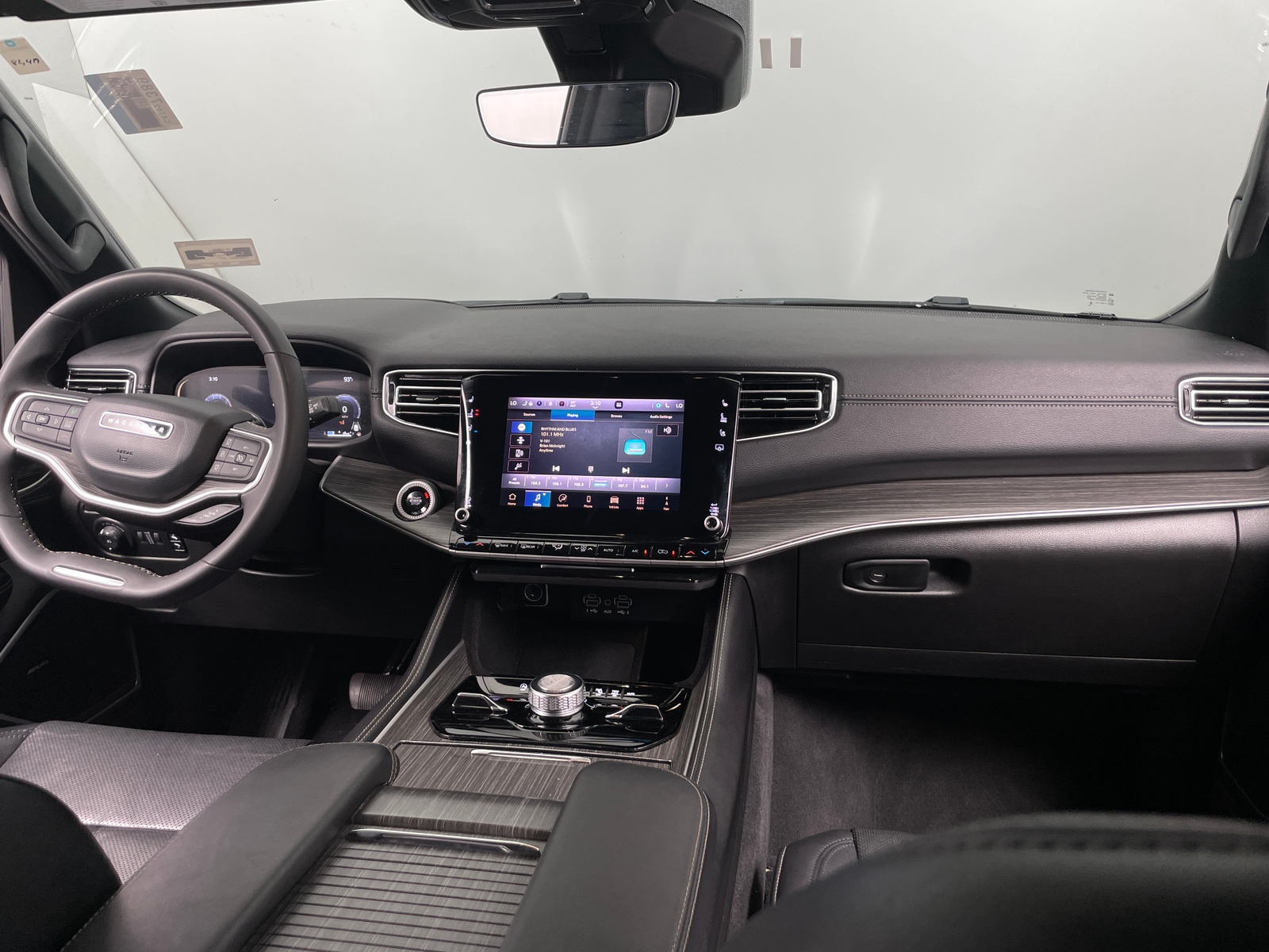 Thumbnail: 2024 Jeep Wagoneer - 2