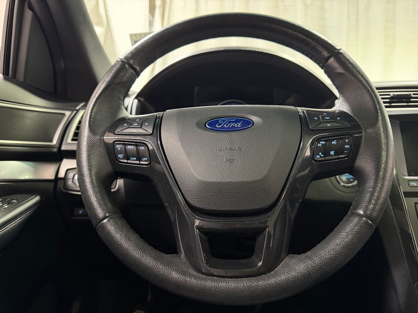 Thumbnail: 2017 Ford Explorer - 4