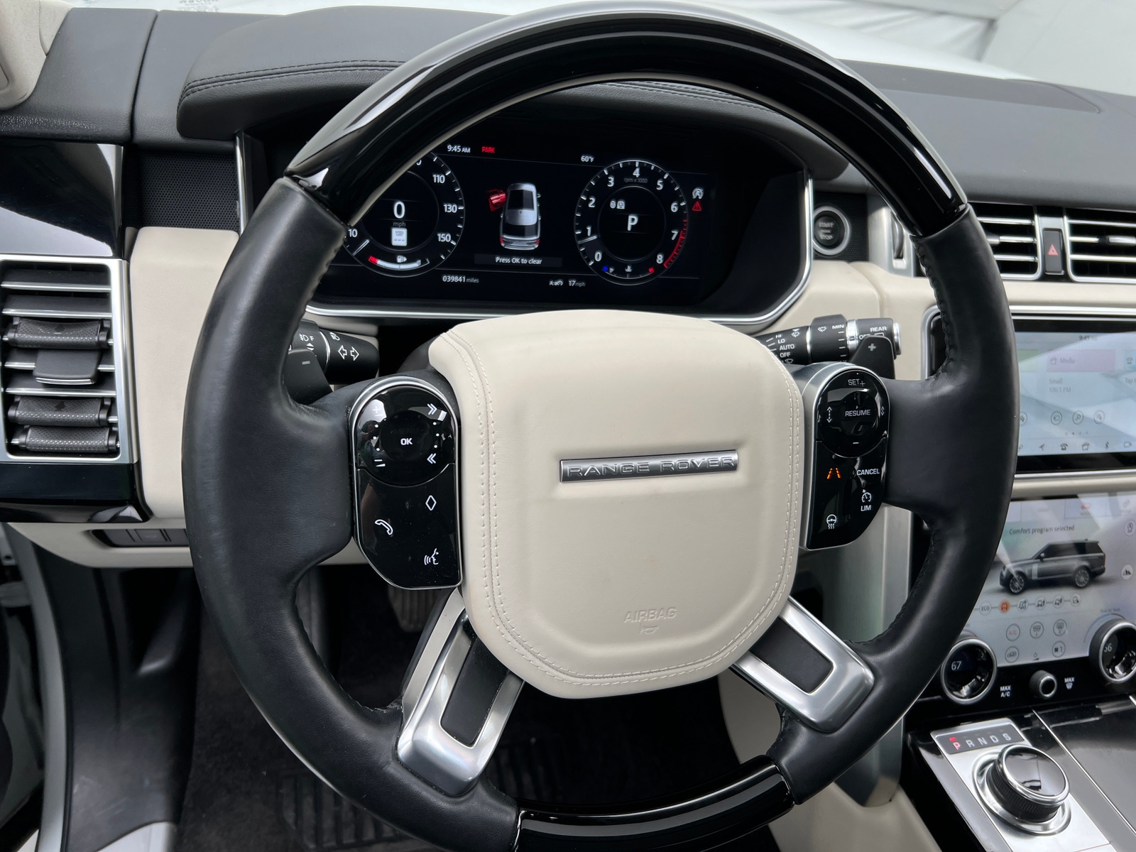 Thumbnail: 2018 Land Rover Range Rover - 4