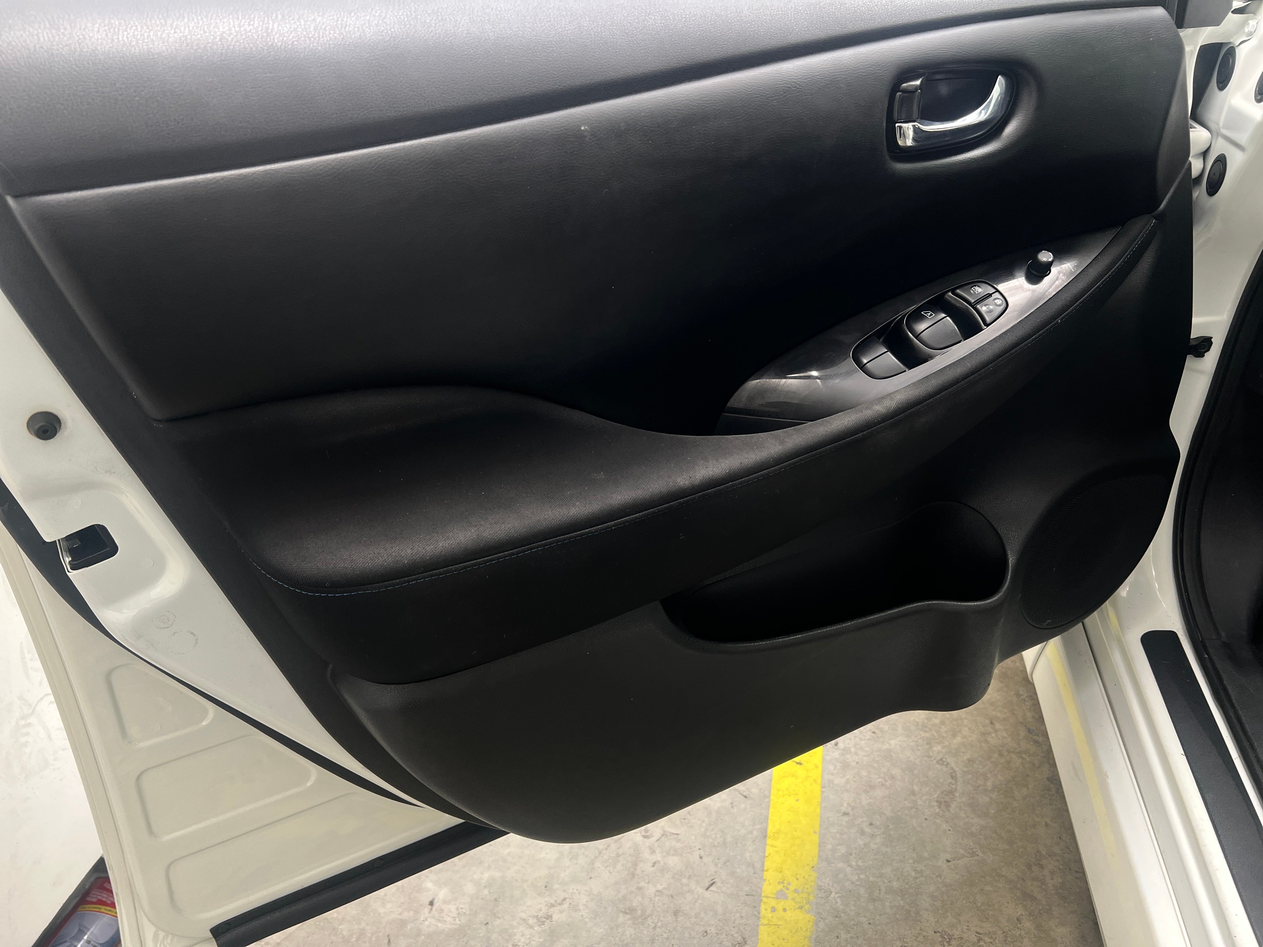 Used 2022 Nissan LEAF SV with VIN 1N4AZ1CV1NC558703 for sale in Auburn, WA