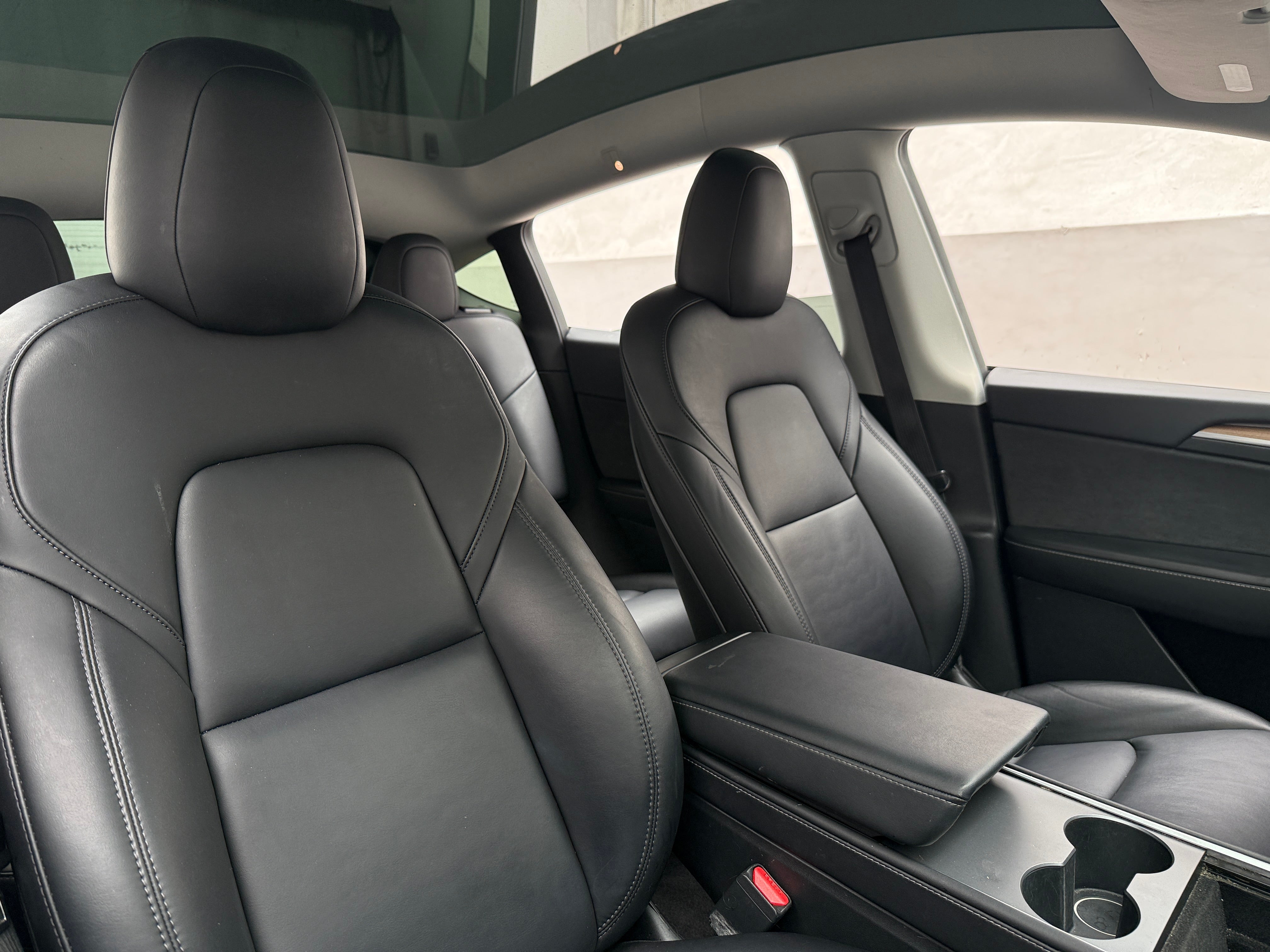 Used 2022 Tesla Model Y Long Range with VIN 7SAYGAEE6NF536150 for sale in Pewaukee, WI