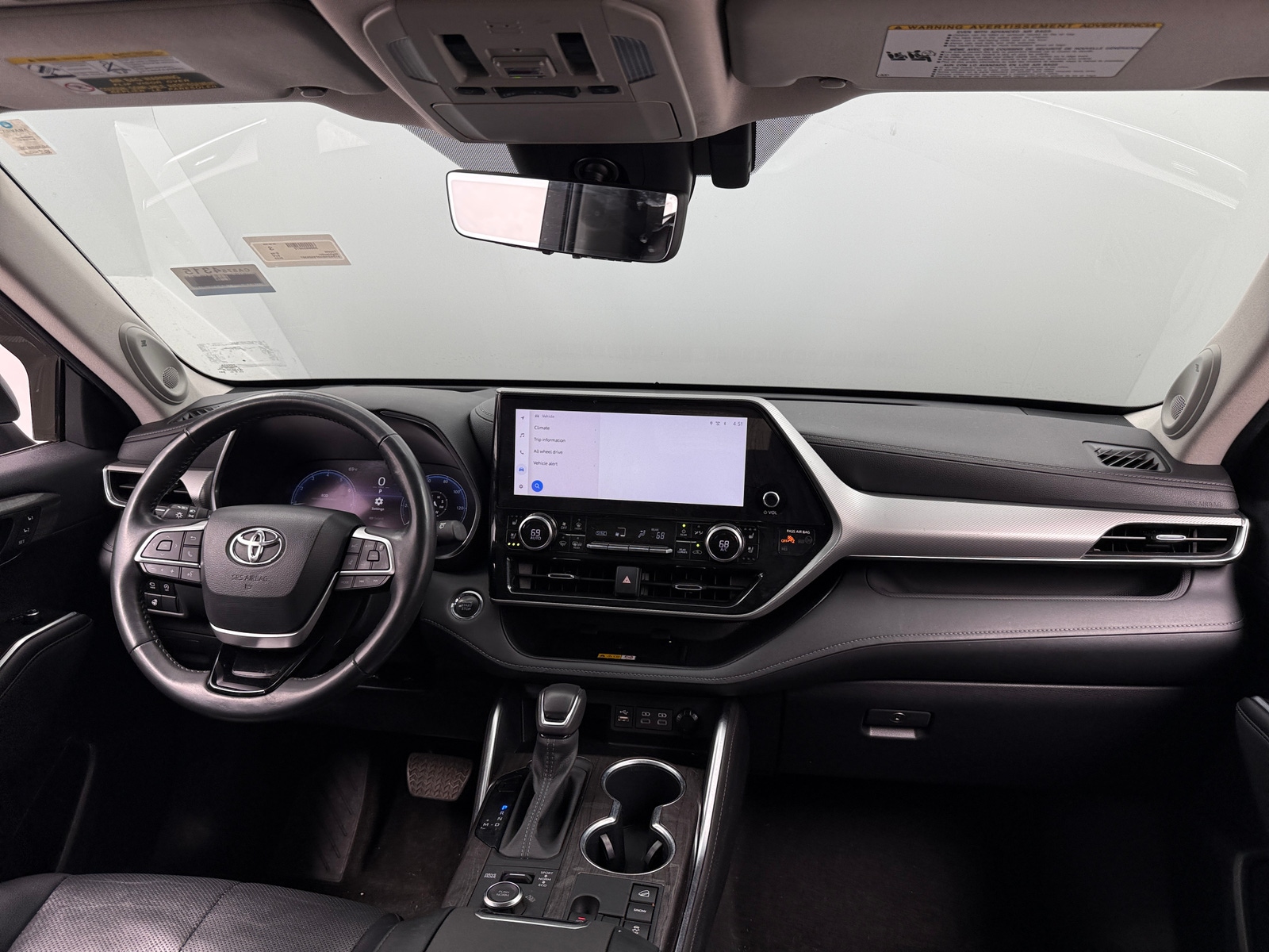 Thumbnail: 2023 Toyota Highlander - 2