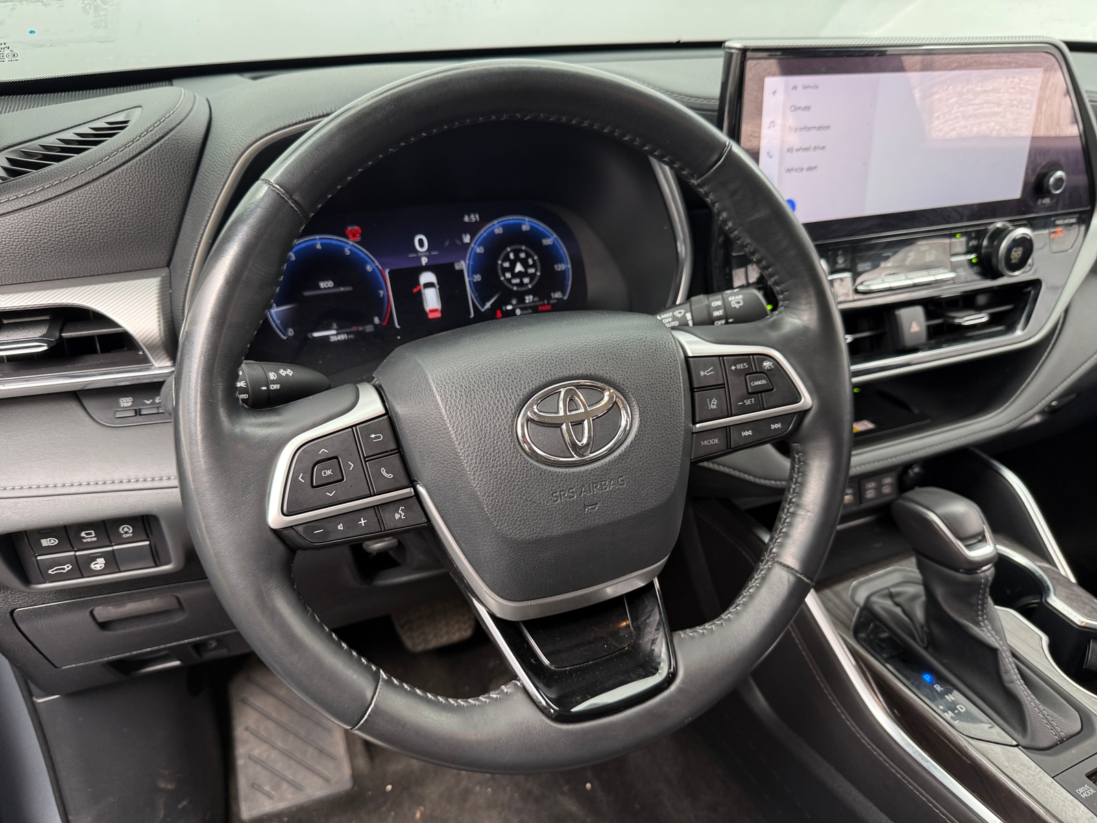 Thumbnail: 2023 Toyota Highlander - 4