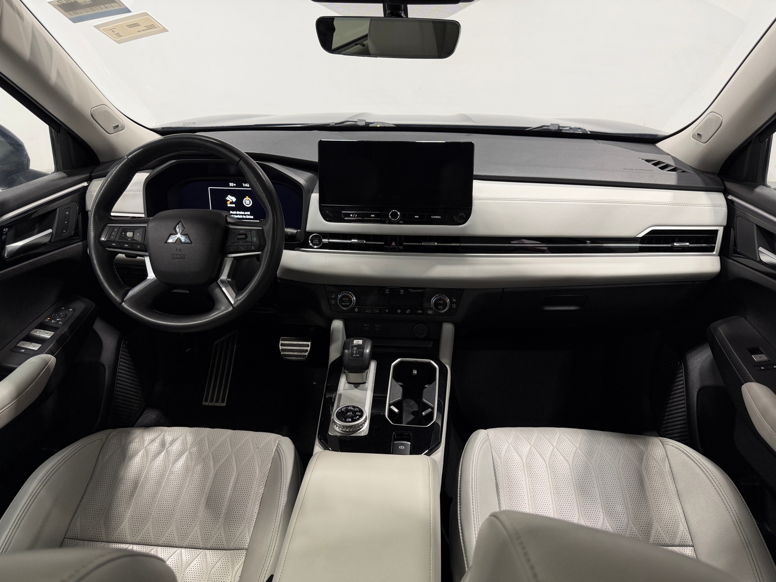 Thumbnail: 2025 Mitsubishi Outlander - 3