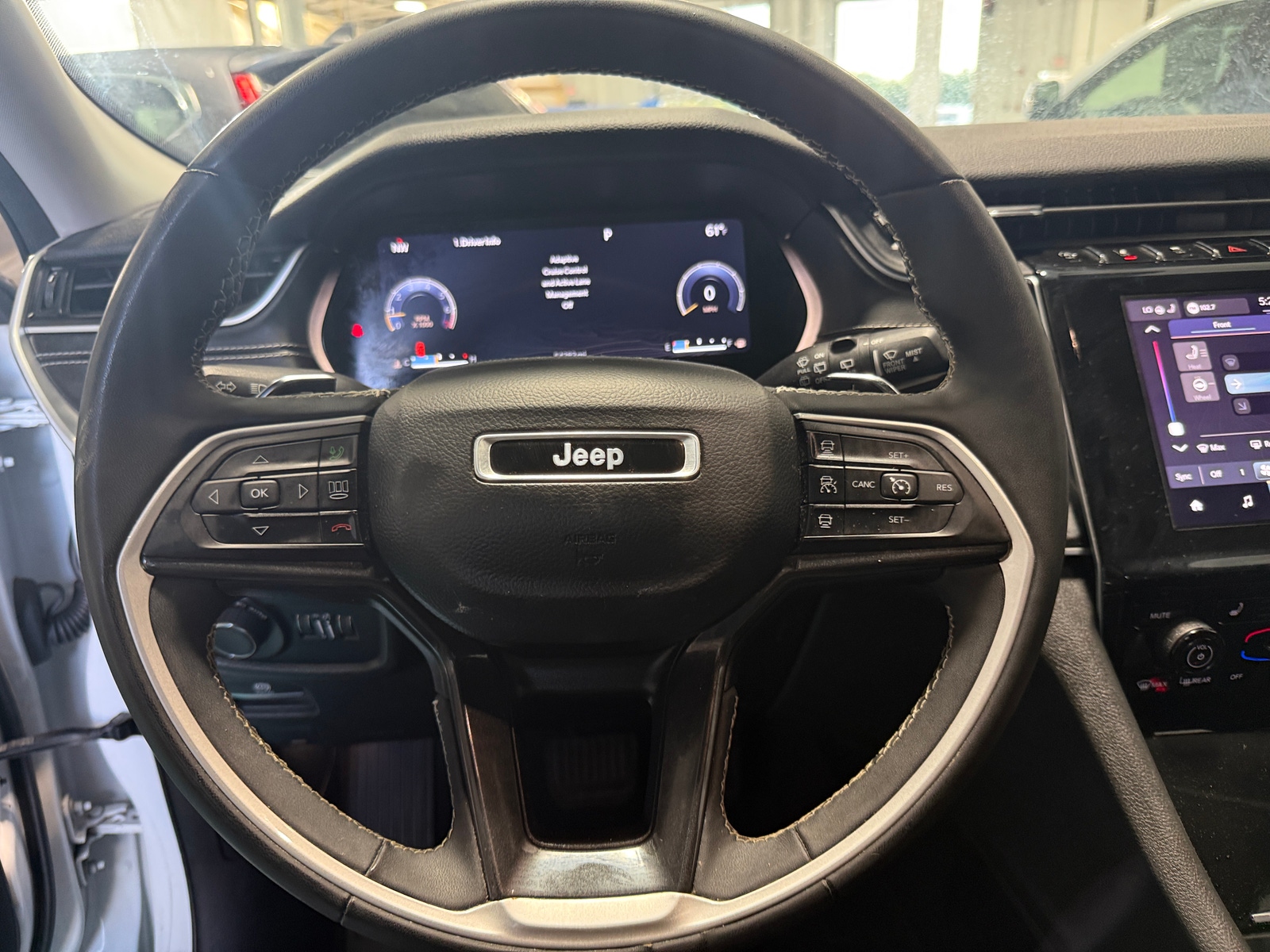 Thumbnail: 2023 Jeep Grand Cherokee L - 5