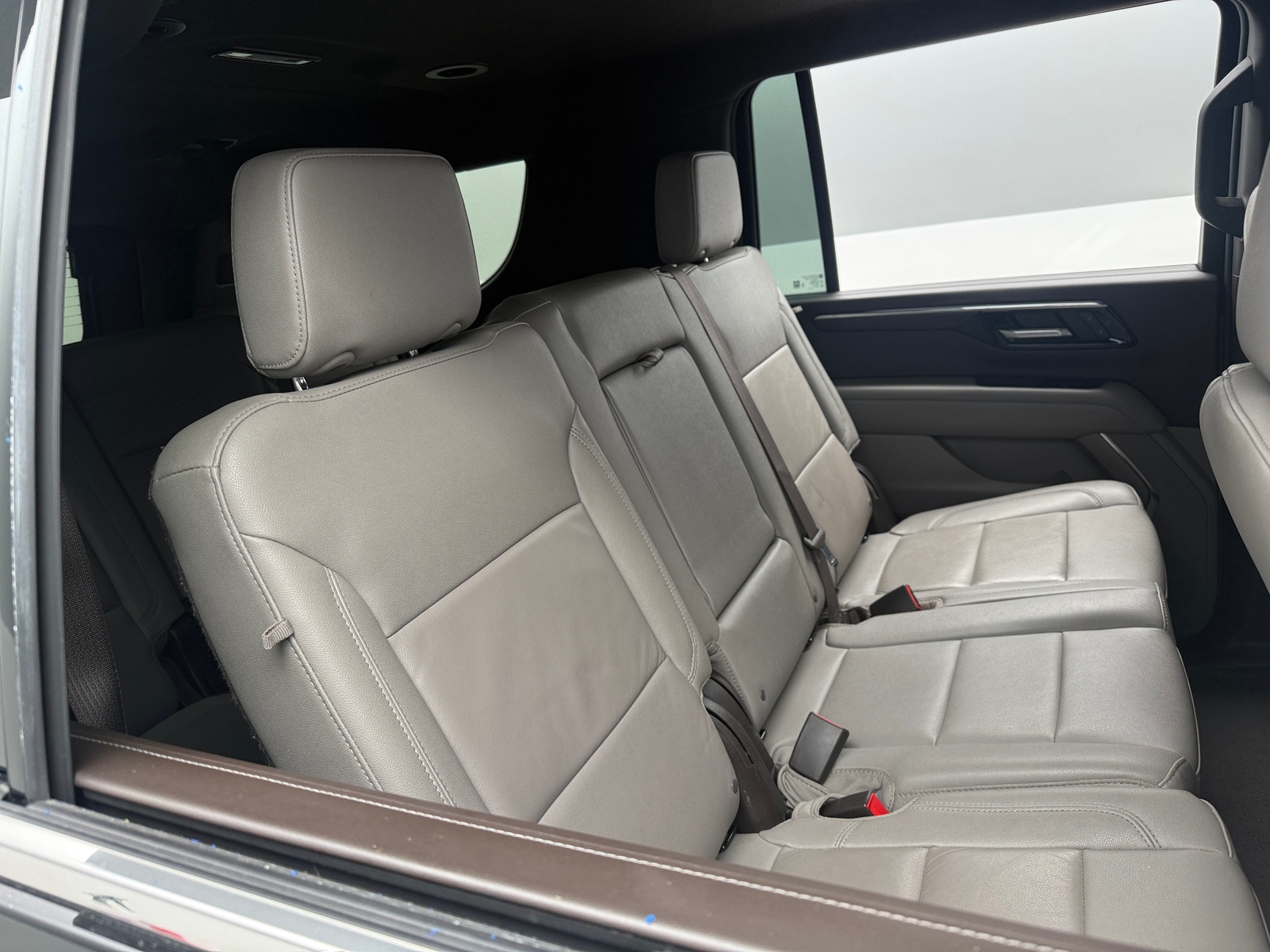 Thumbnail: 2025 Chevrolet Suburban - 5
