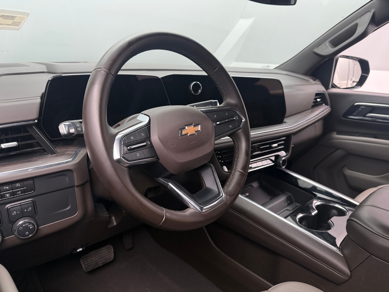 Thumbnail: 2025 Chevrolet Suburban - 4
