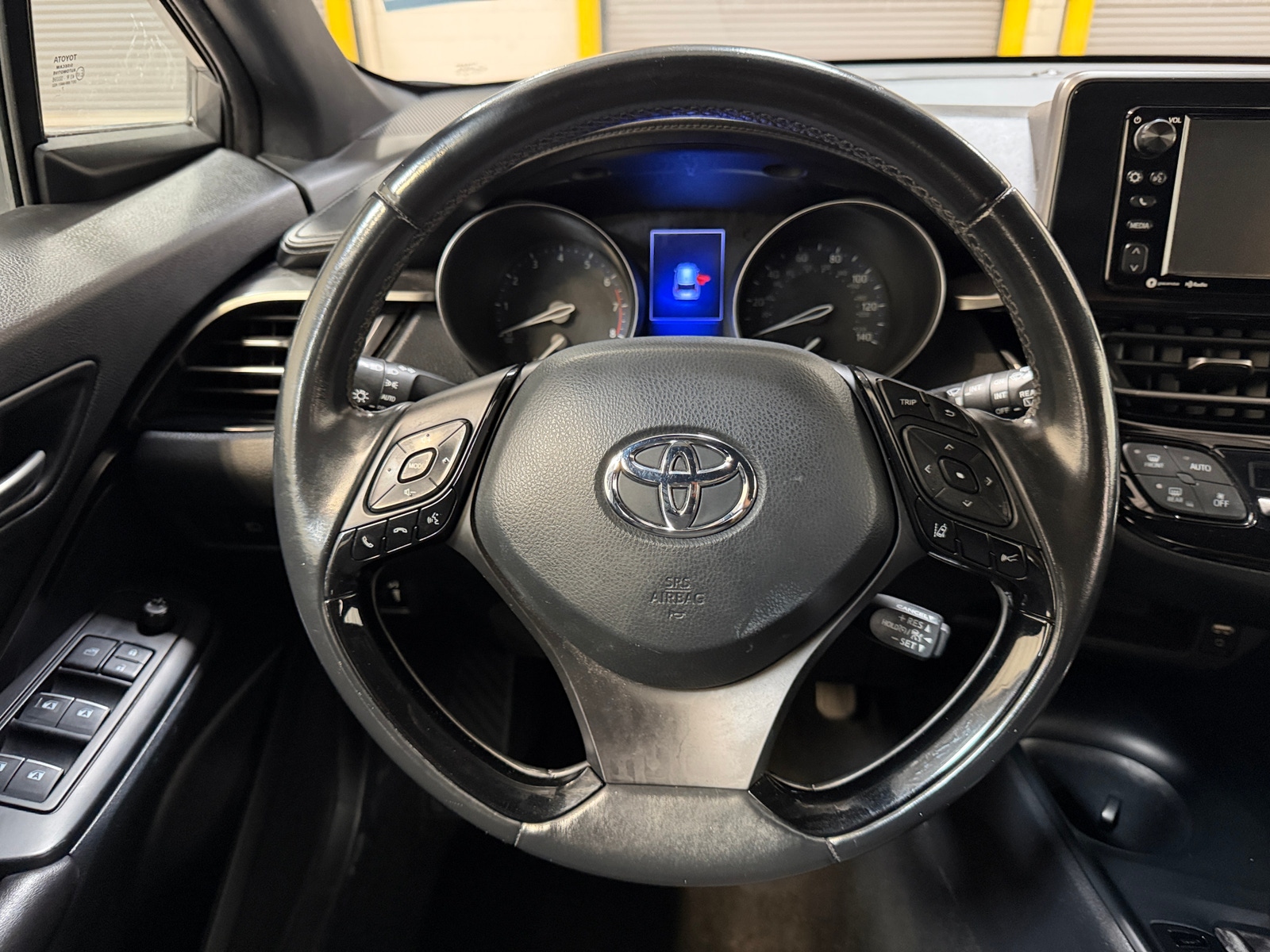 Thumbnail: 2018 Toyota C-HR - 5