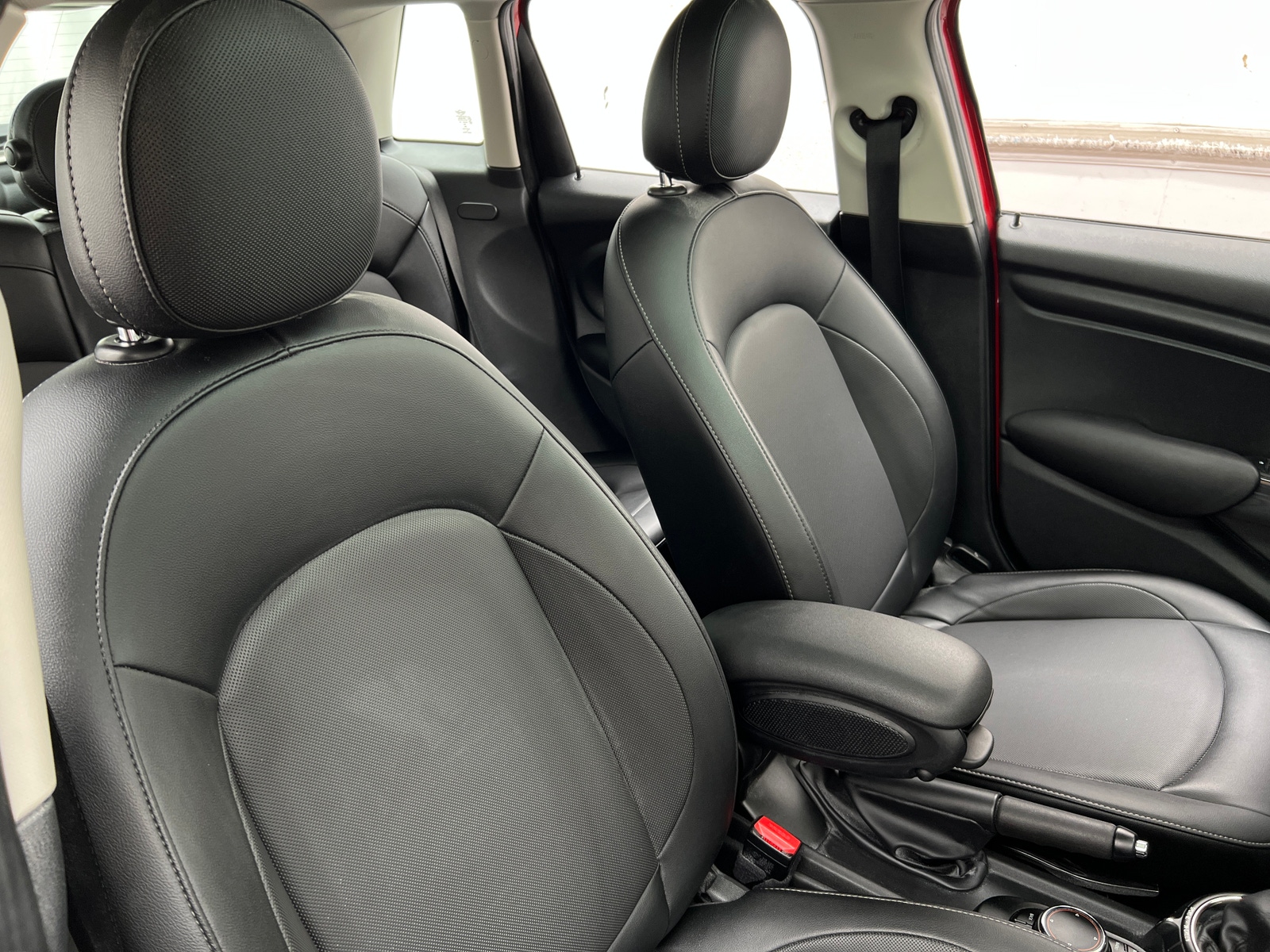 Thumbnail: 2016 MINI Cooper Hardtop - 2