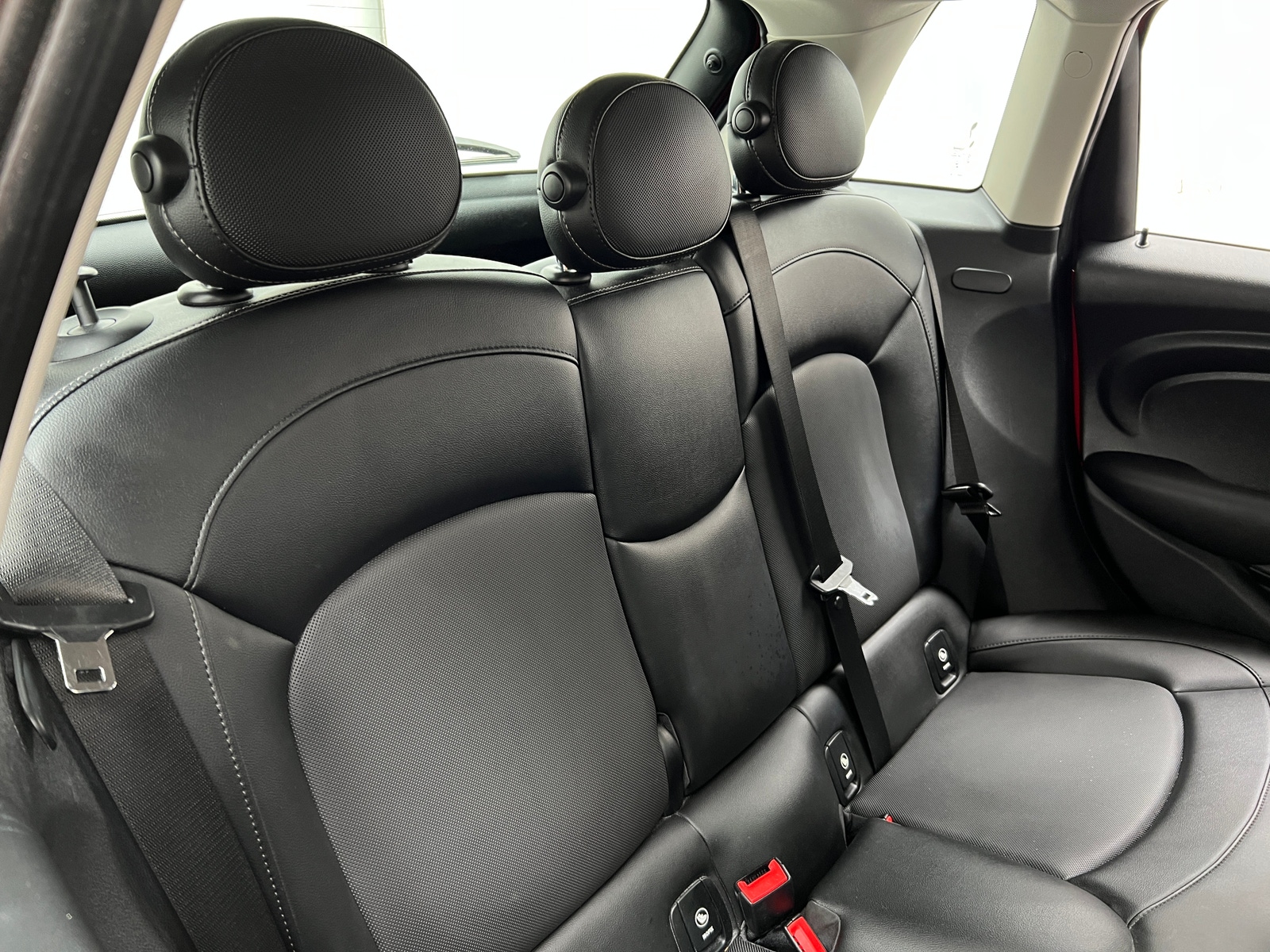 Thumbnail: 2016 MINI Cooper Hardtop - 6