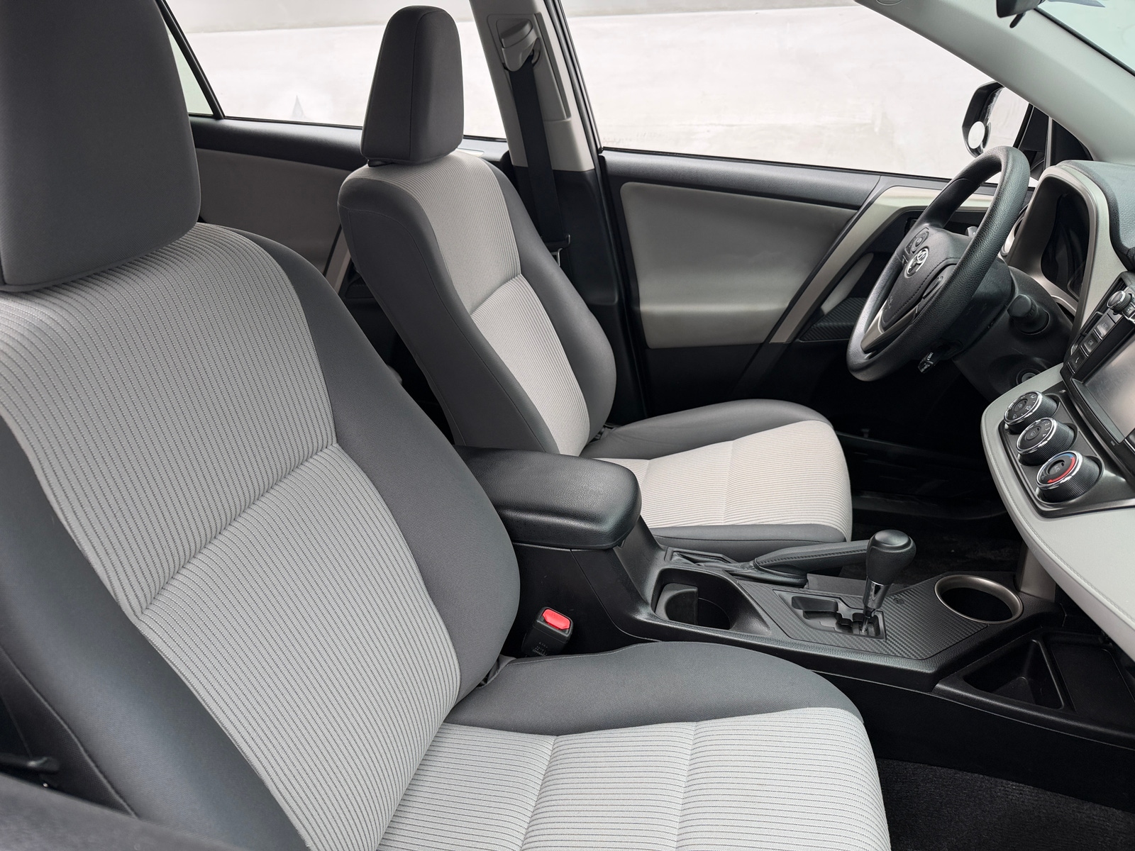 Thumbnail: 2014 Toyota RAV4 - 2