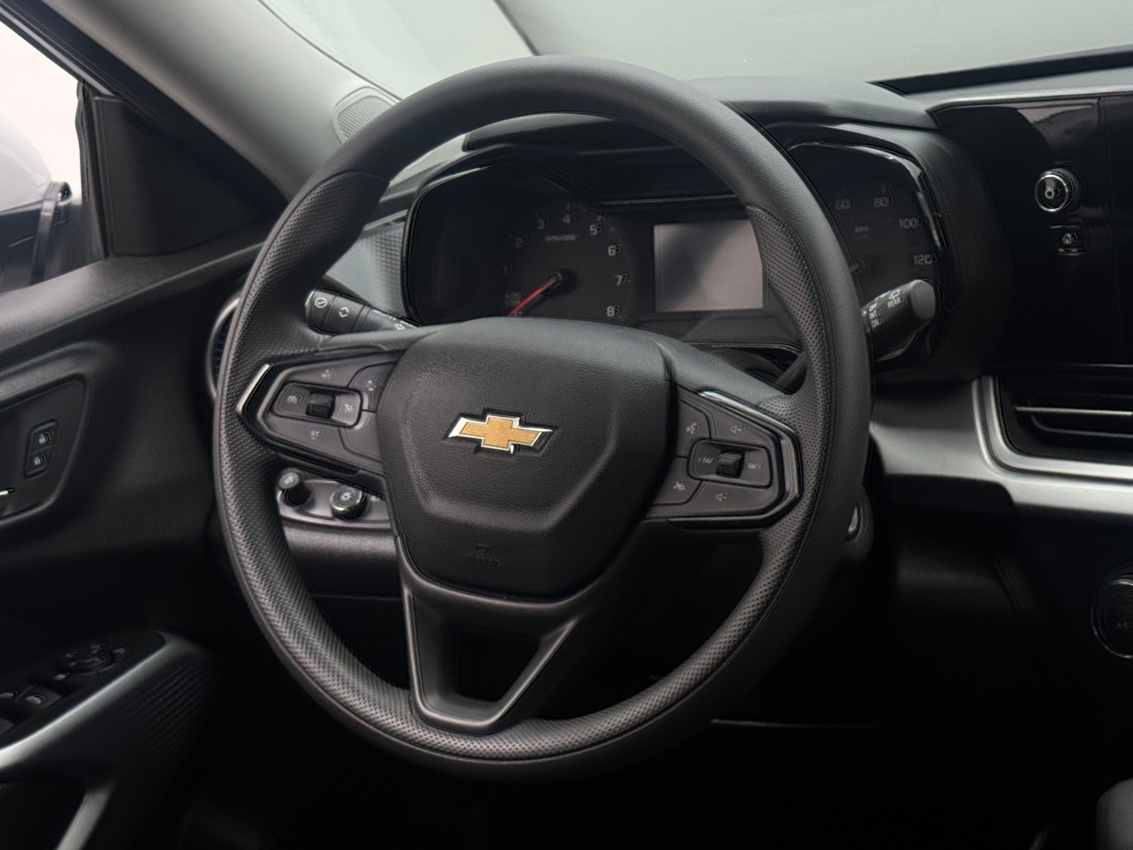 Thumbnail: 2026 Chevrolet Trax - 5