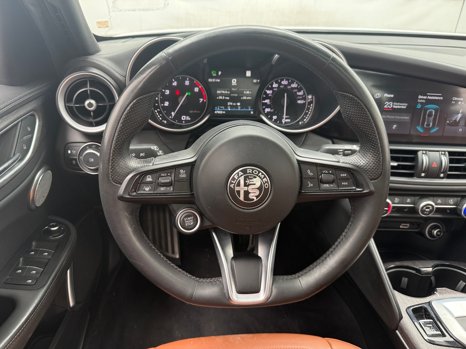 Thumbnail: 2022 Alfa Romeo Giulia - 4