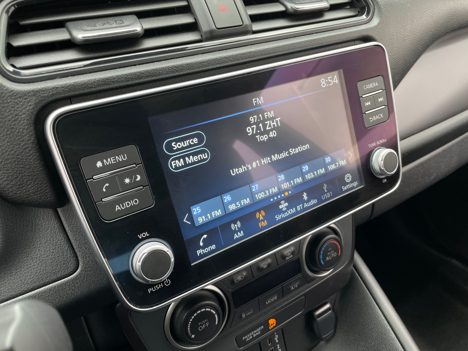 Thumbnail: 2025 Nissan Leaf - 4