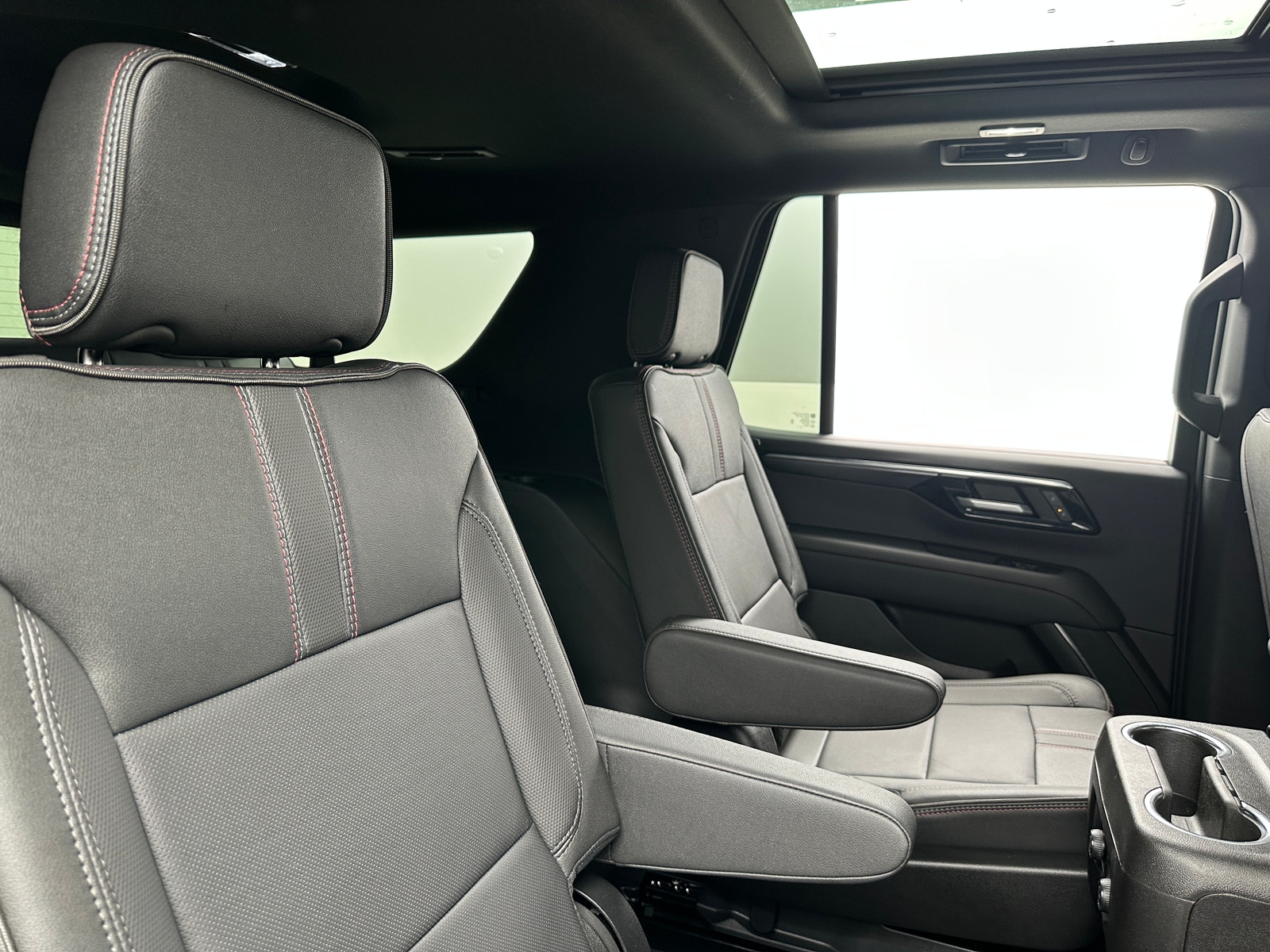 Thumbnail: 2026 Chevrolet Tahoe - 5