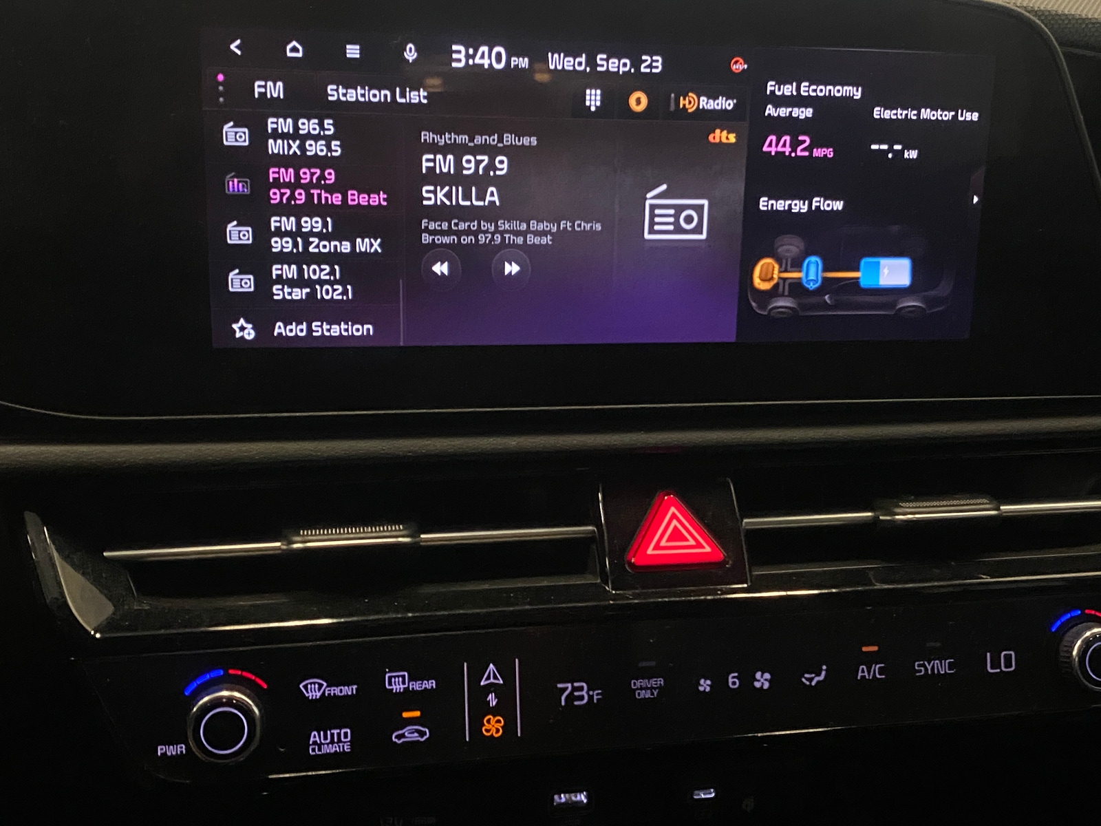 Thumbnail: 2023 Kia Niro - 3