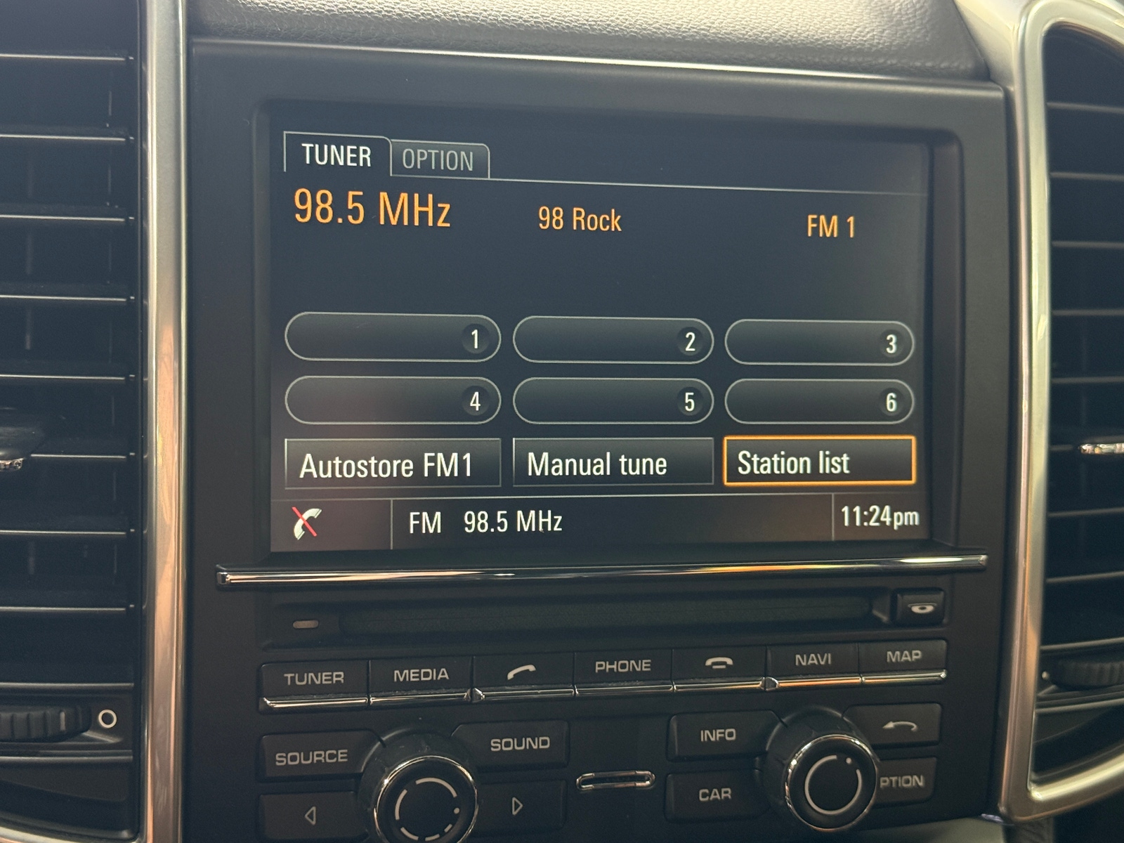 Thumbnail: 2014 Porsche Cayenne - 4
