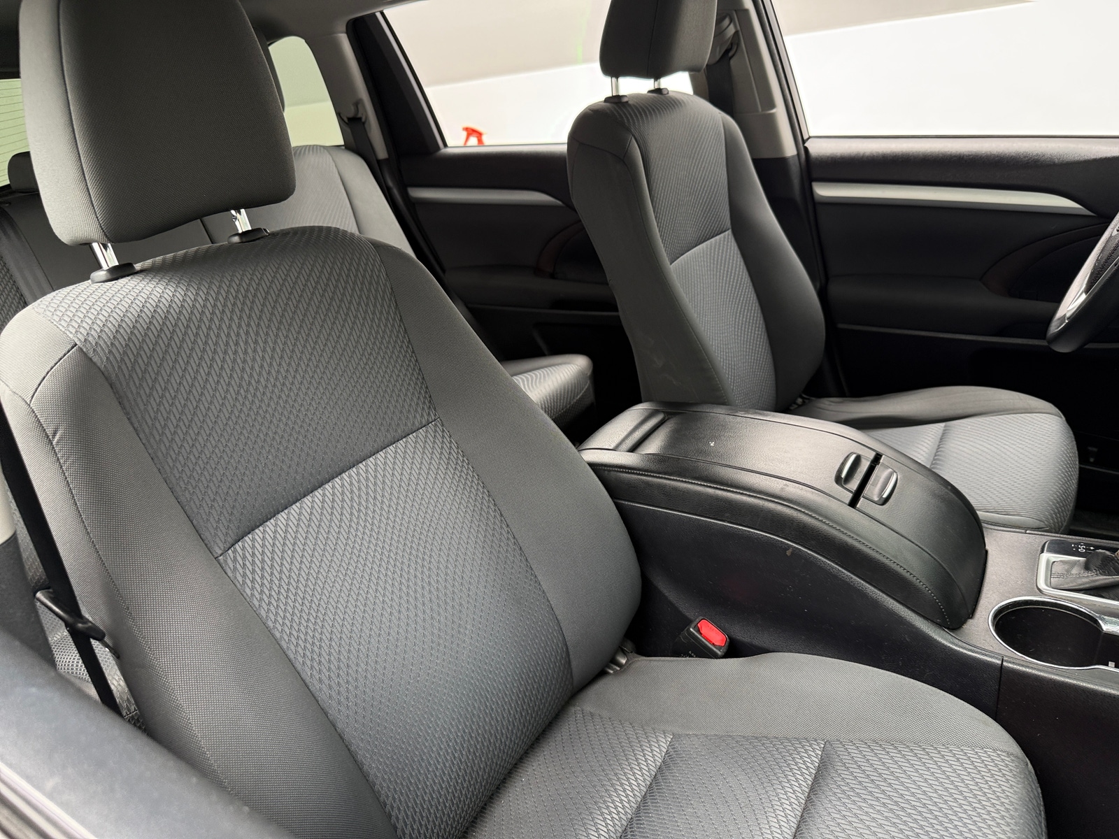 Thumbnail: 2016 Toyota Highlander - 2