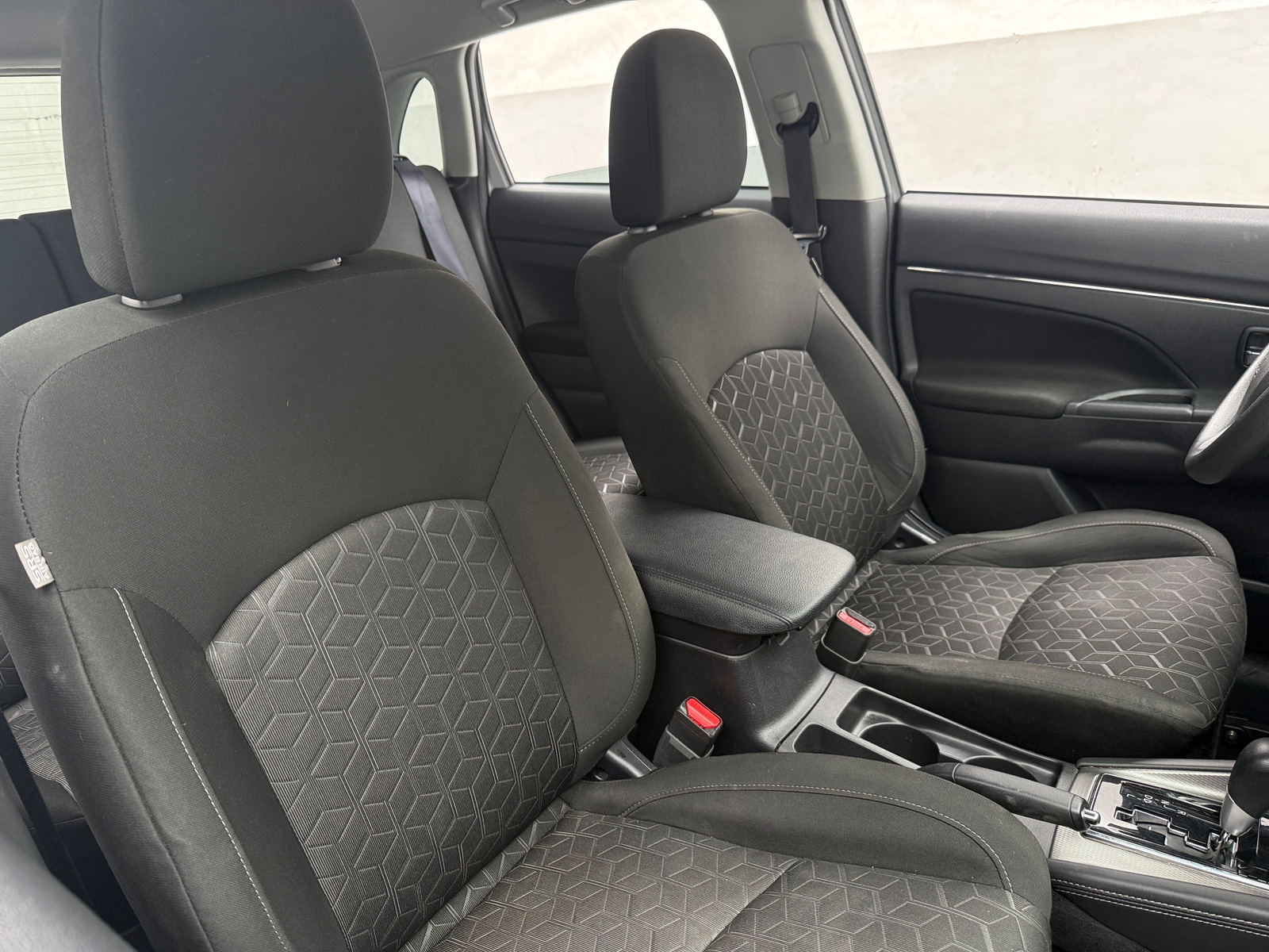 Thumbnail: 2023 Mitsubishi Outlander Sport - 2