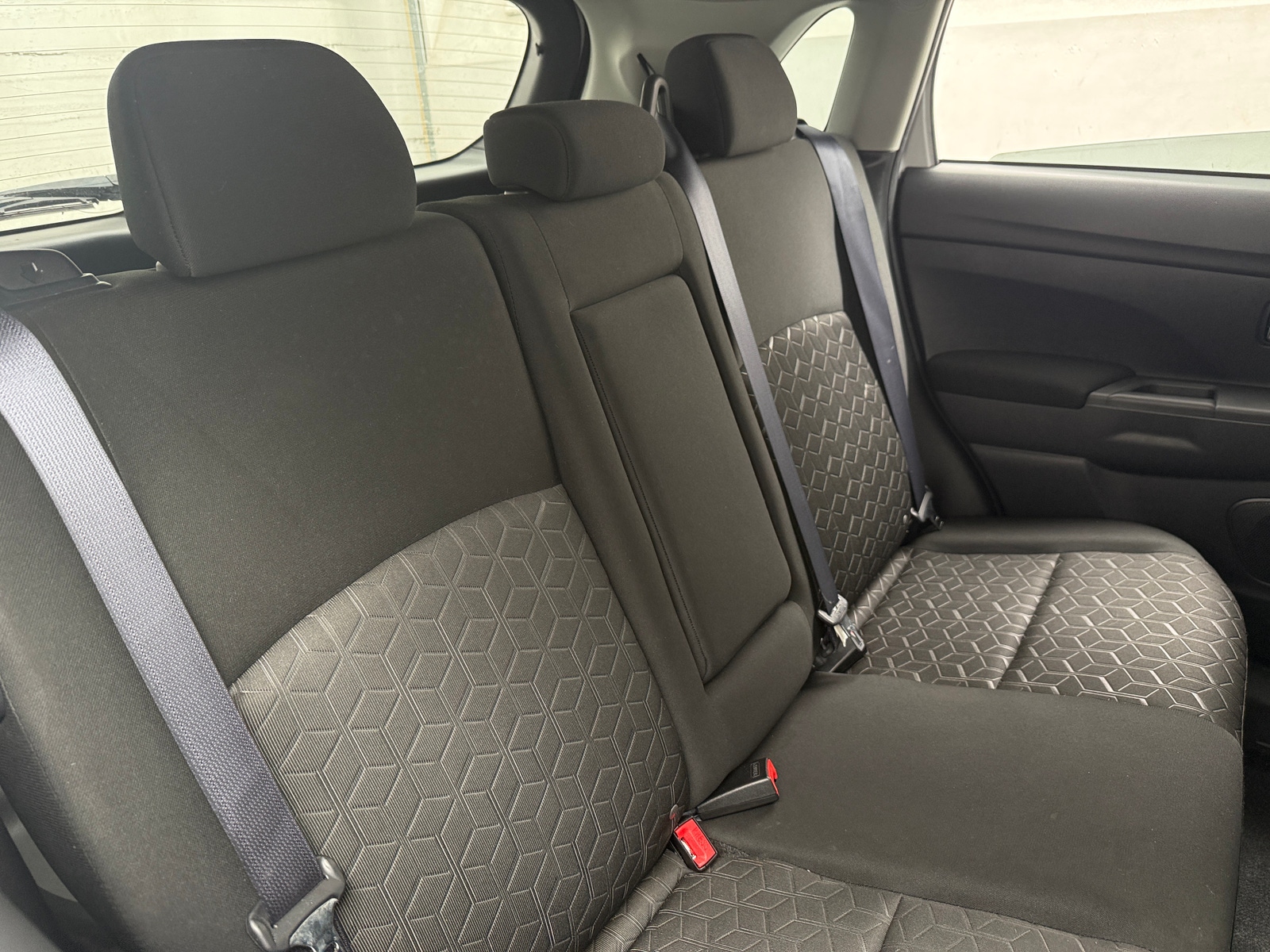 Thumbnail: 2023 Mitsubishi Outlander Sport - 6