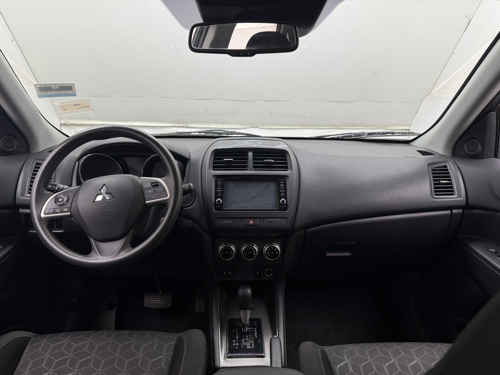 Thumbnail: 2023 Mitsubishi Outlander Sport - 3