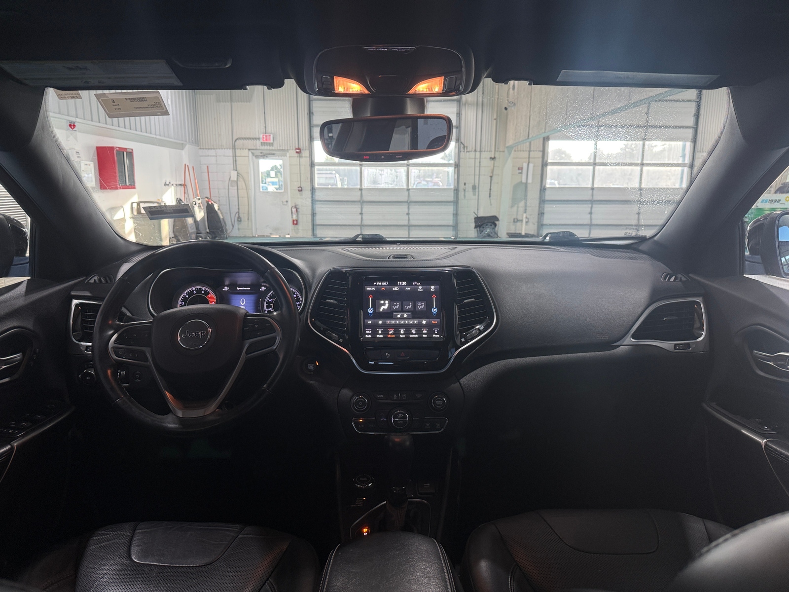 Thumbnail: 2019 Jeep Cherokee - 2